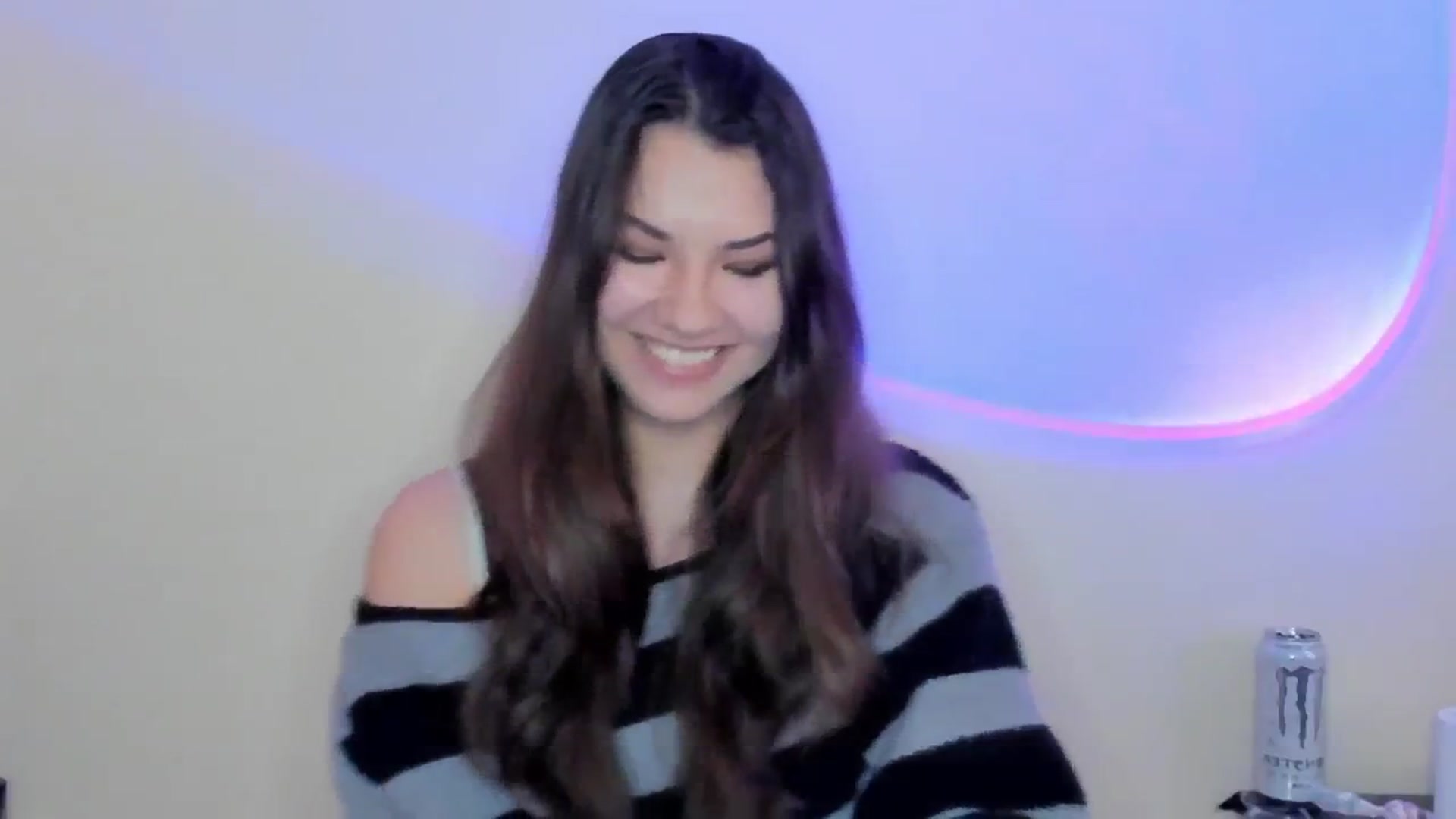 Gallery image thumbnail from AmnesiaGirl1's myfreecams stream on, 04/25/2026, 17:49 image 3 of 20