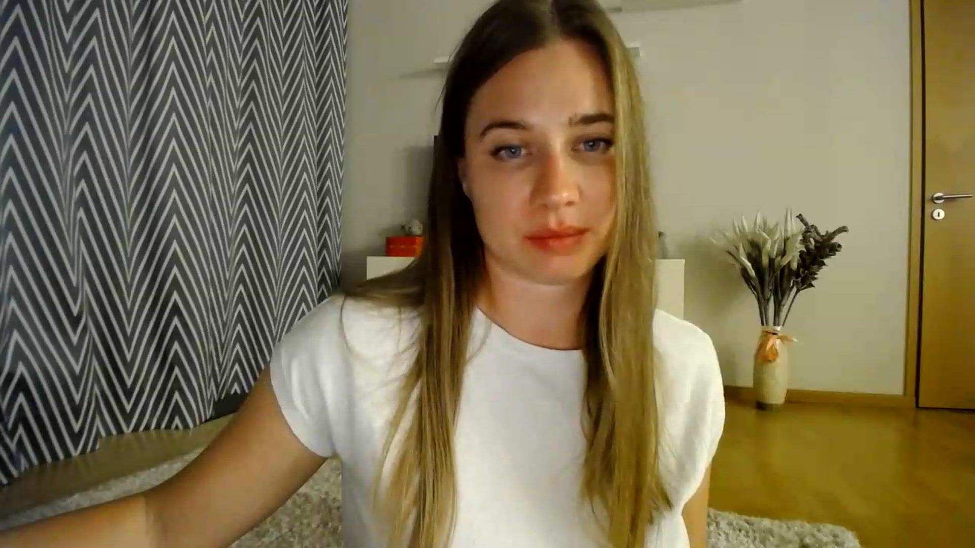 Gallery image thumbnail from AmoAmour's myfreecams stream on, 08/14/2026, 21:09 image 14 of 20