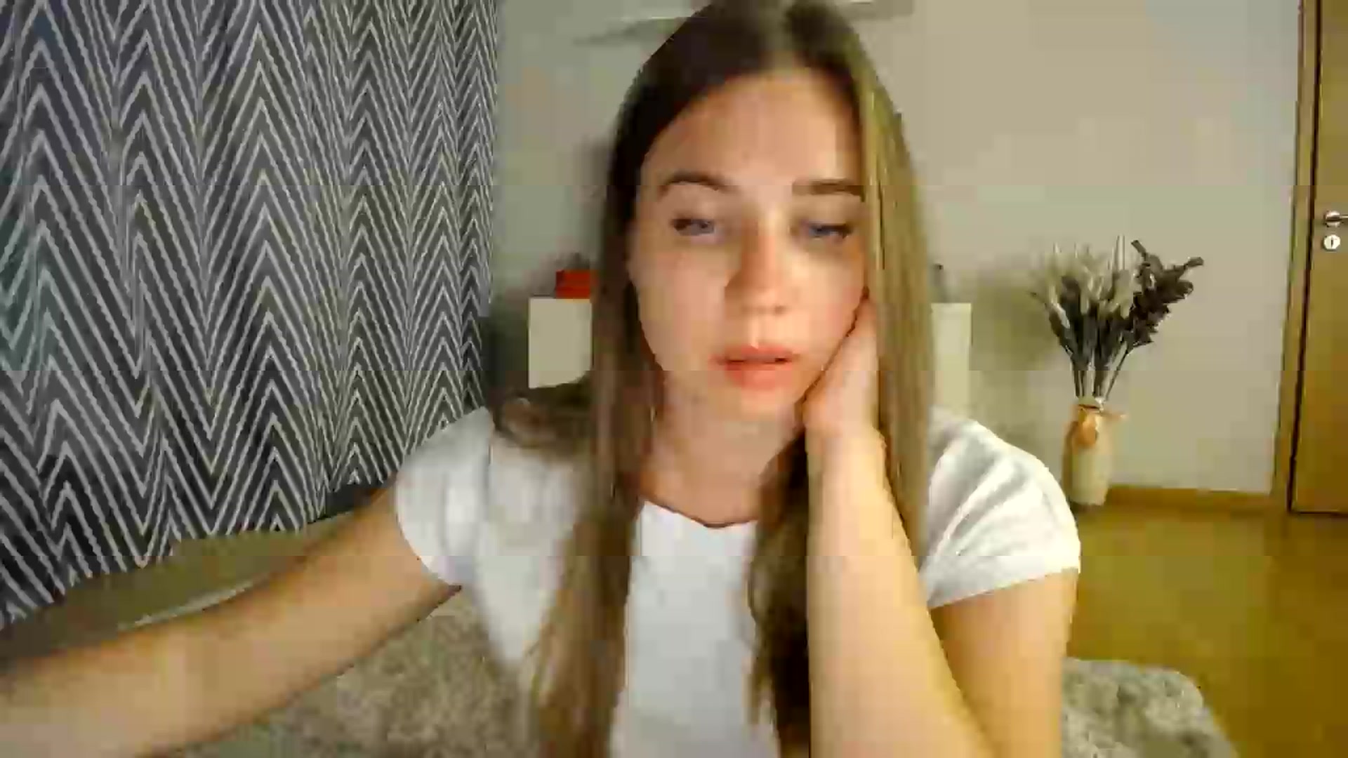 Gallery image thumbnail from AmoAmour's myfreecams stream on, 08/14/2026, 21:09 image 16 of 20