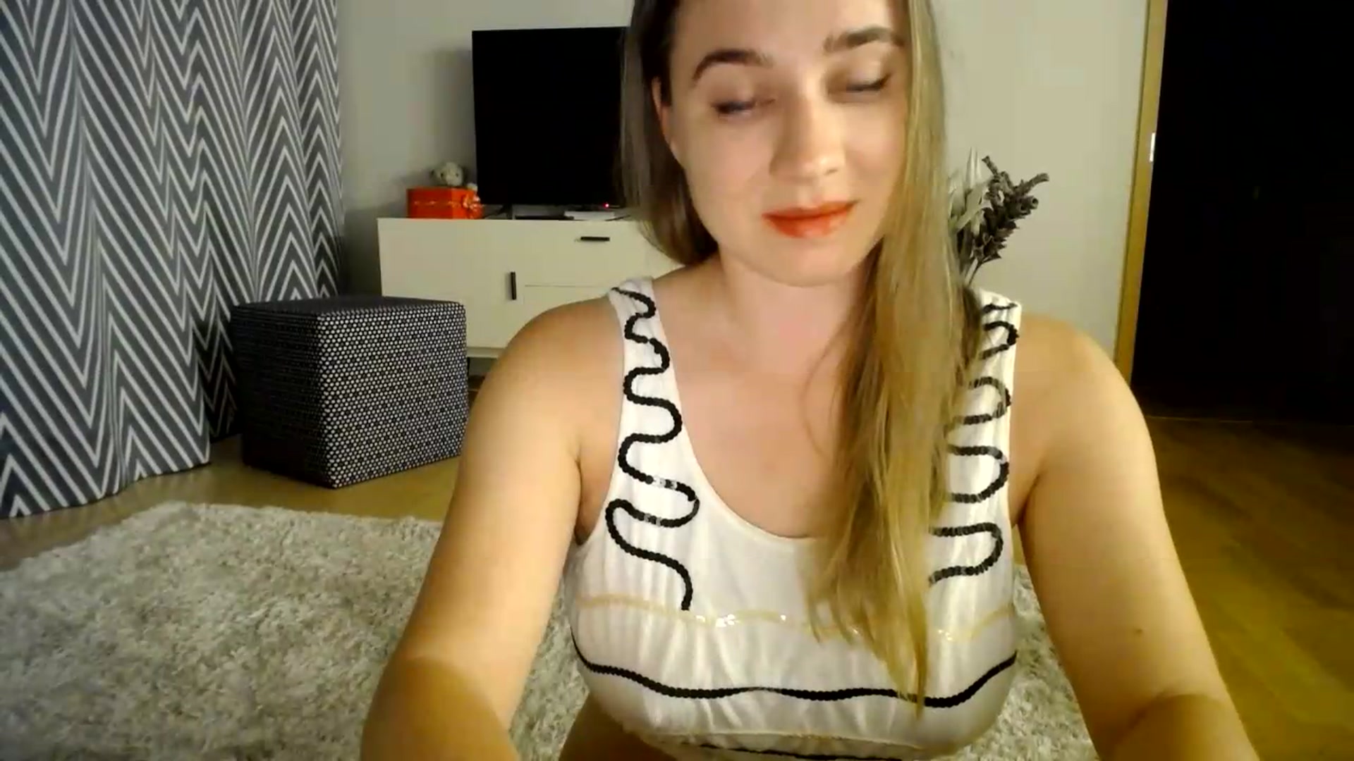 Gallery image thumbnail from AmoAmour's myfreecams stream on, 08/25/2026, 20:44 image 16 of 20