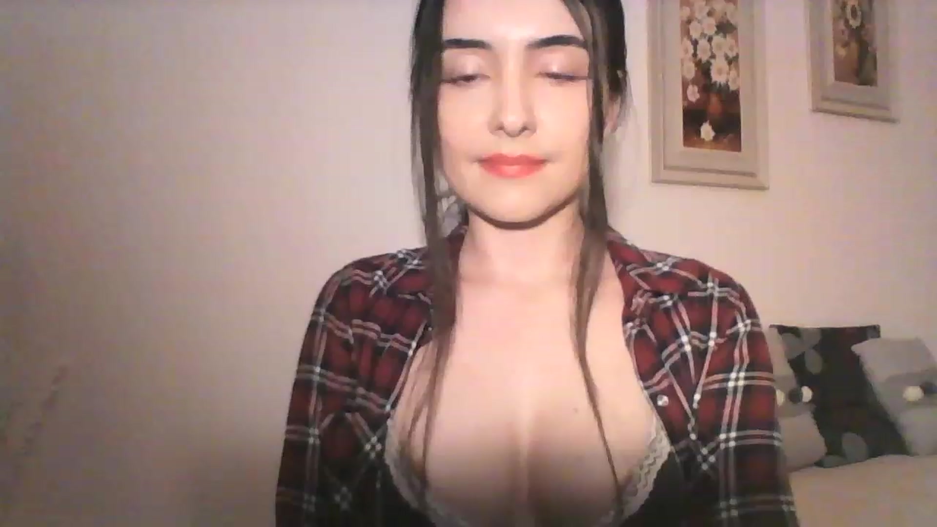 Gallery image thumbnail from AmoraLynn's myfreecams stream on, 11/20/2022, 24:38 image 12 of 20