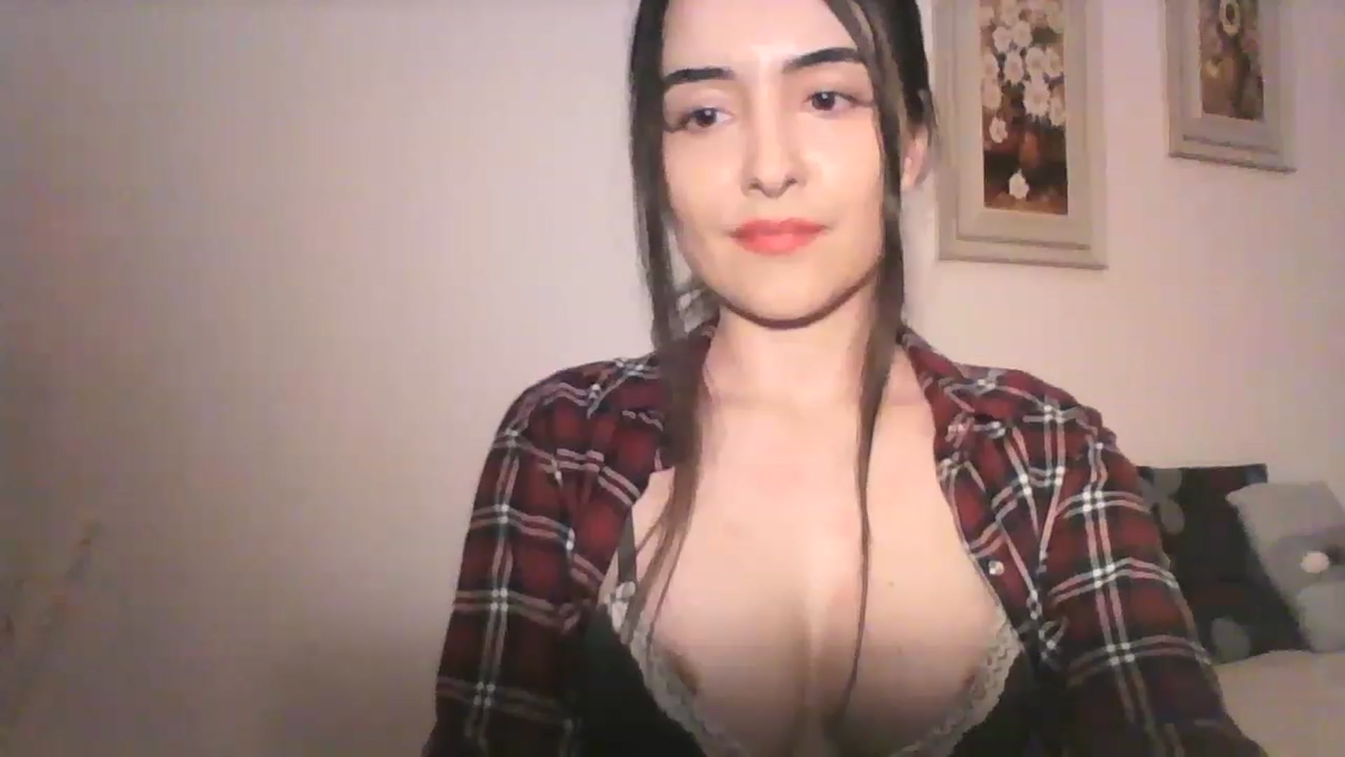 Gallery image thumbnail from AmoraLynn's myfreecams stream on, 11/20/2022, 24:38 image 16 of 20