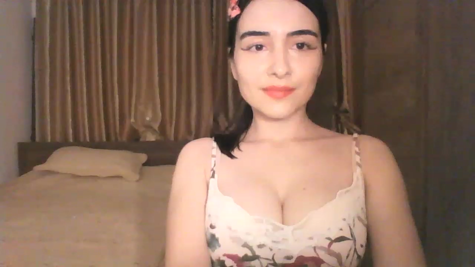 Gallery image thumbnail from AmoraLynn's myfreecams stream on, 12/29/2022, 21:03 image 8 of 20