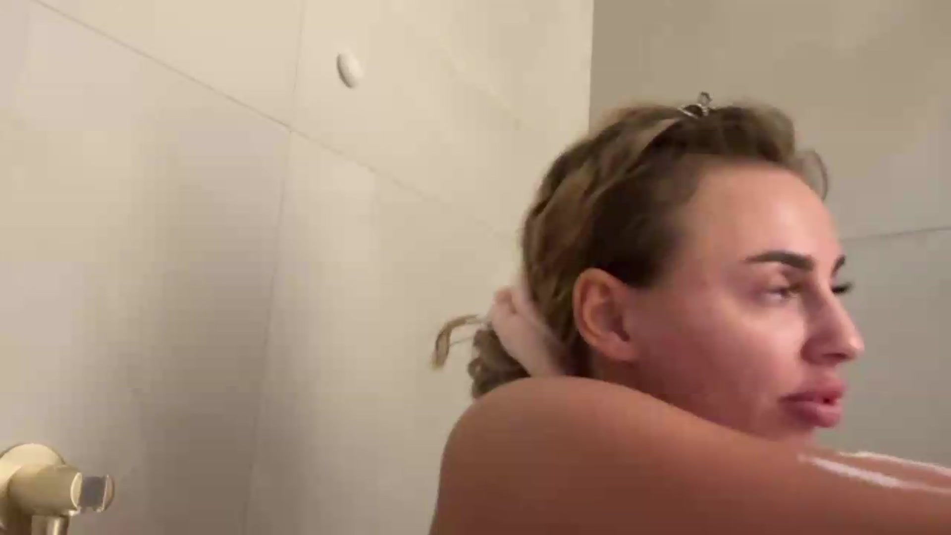 Gallery image thumbnail from Amorenaa's myfreecams stream on, 08/14/2026, 09:42 image 2 of 20