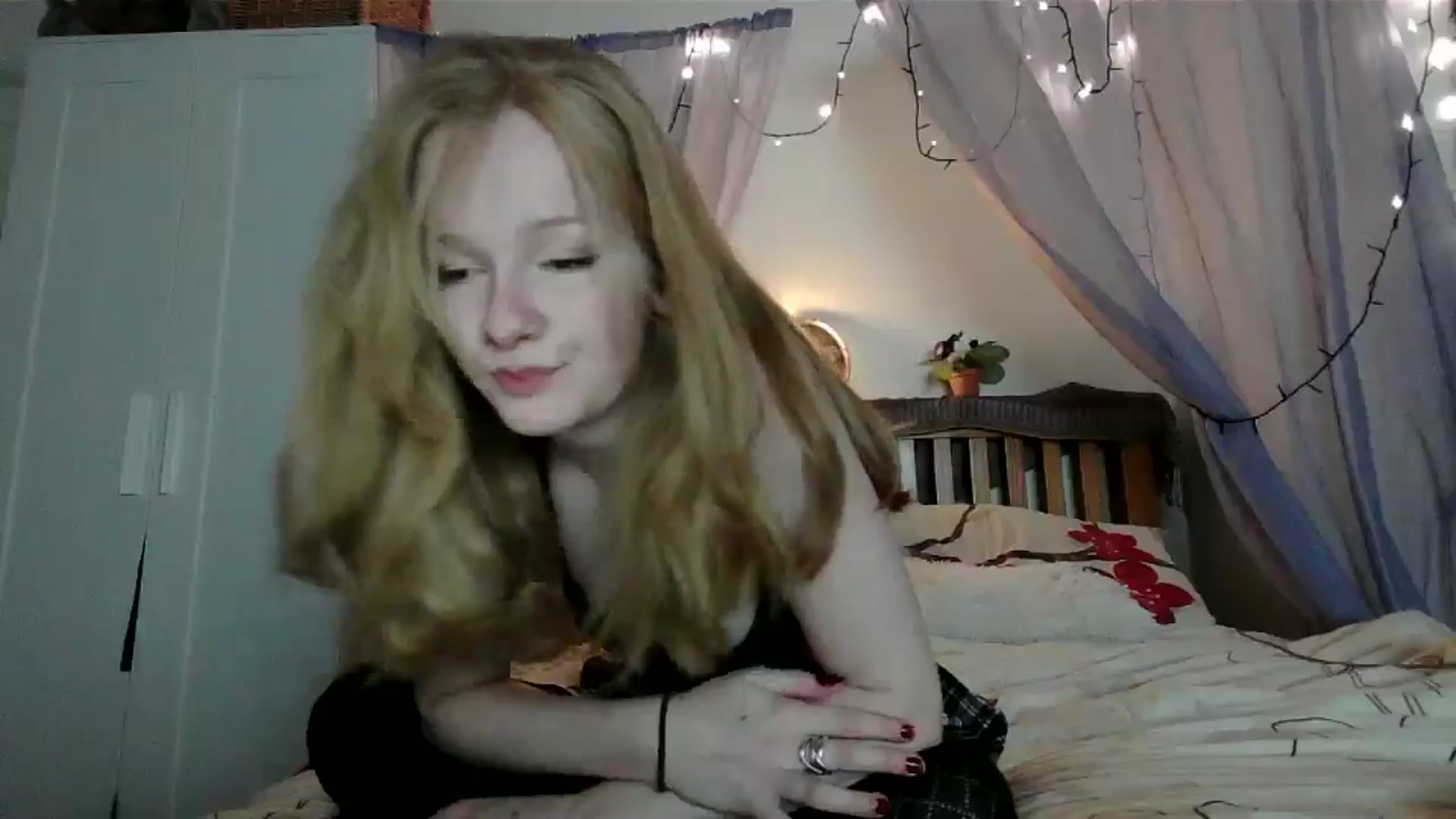 Gallery image thumbnail from Amuse_xxx's myfreecams stream on, 09/04/2024, 20:21 image 8 of 20