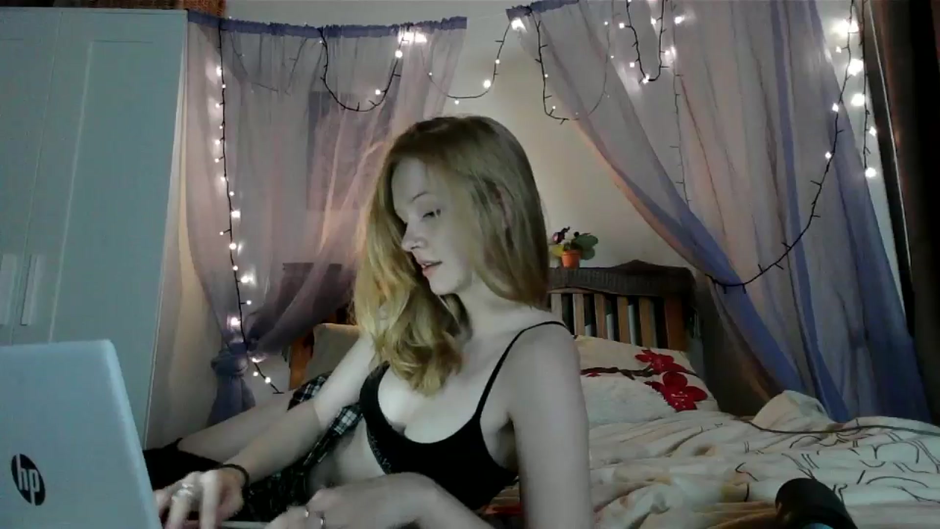 Gallery image thumbnail from Amuse_xxx's myfreecams stream on, 09/04/2024, 21:19 image 4 of 20