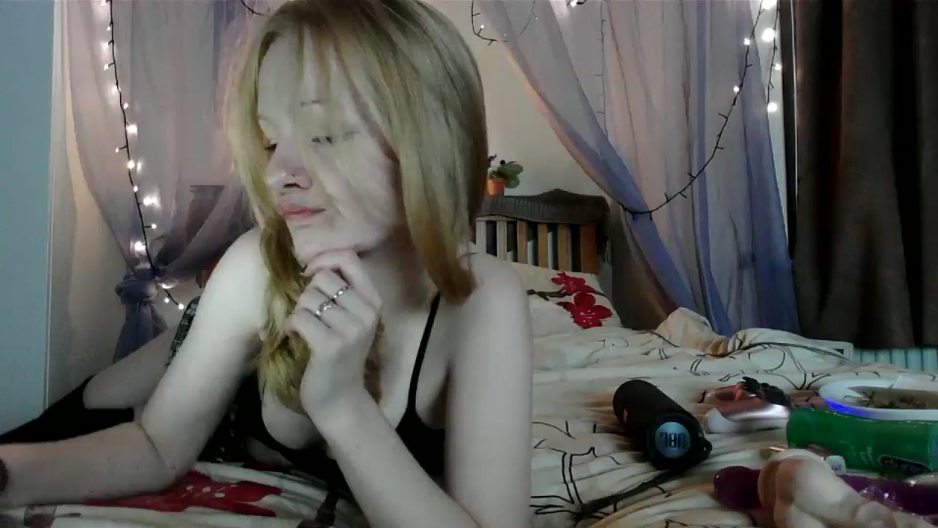 Gallery image thumbnail from Amuse_xxx's myfreecams stream on, 09/04/2024, 21:19 image 13 of 20