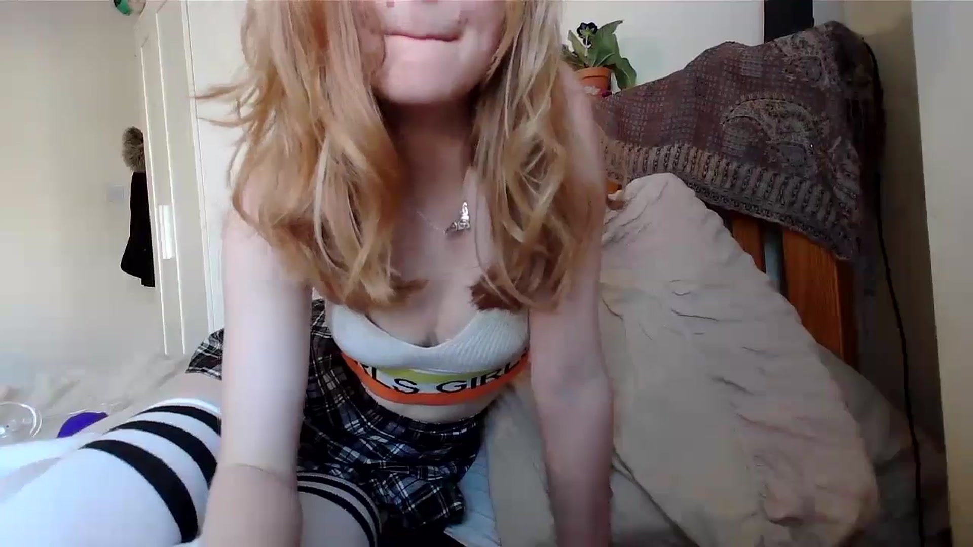 Gallery image thumbnail from Amuse_xxx's myfreecams stream on, 09/16/2024, 16:46 image 14 of 20