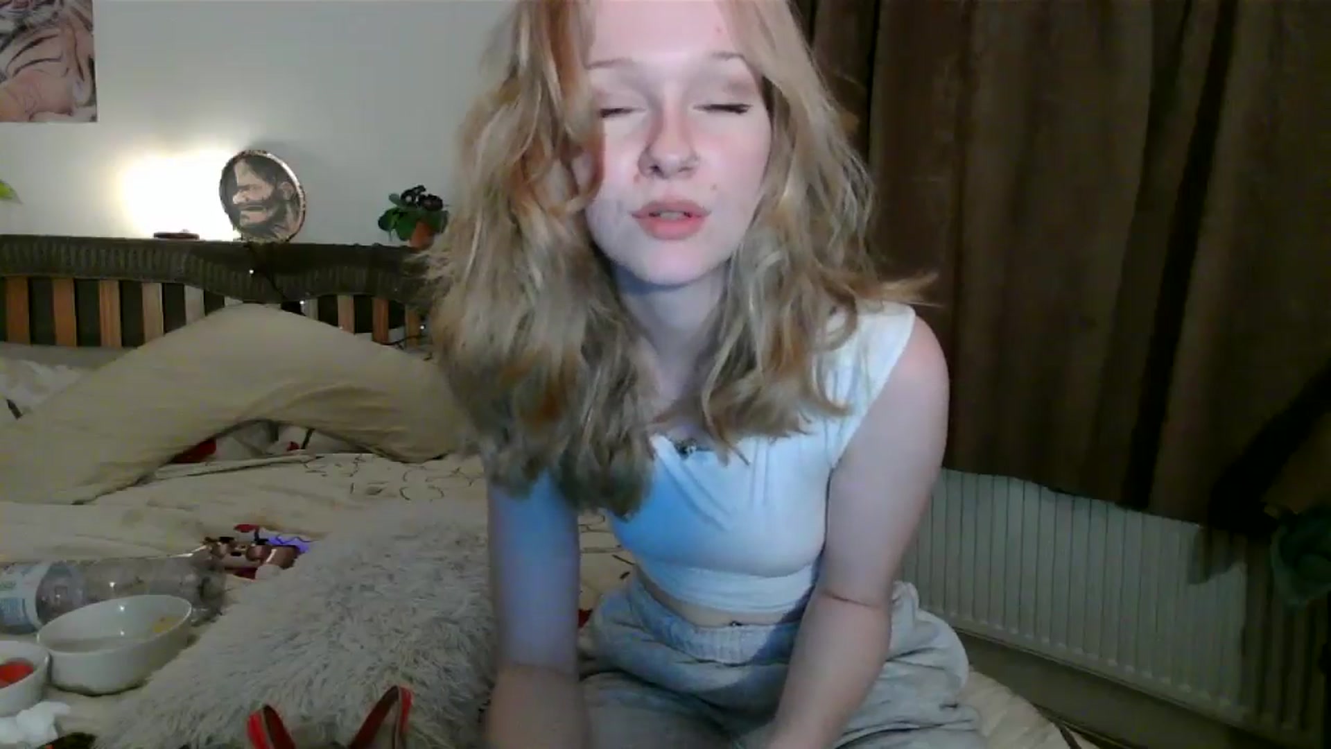 Gallery image thumbnail from Amuse_xxx's myfreecams stream on, 09/25/2024, 20:34 image 6 of 20