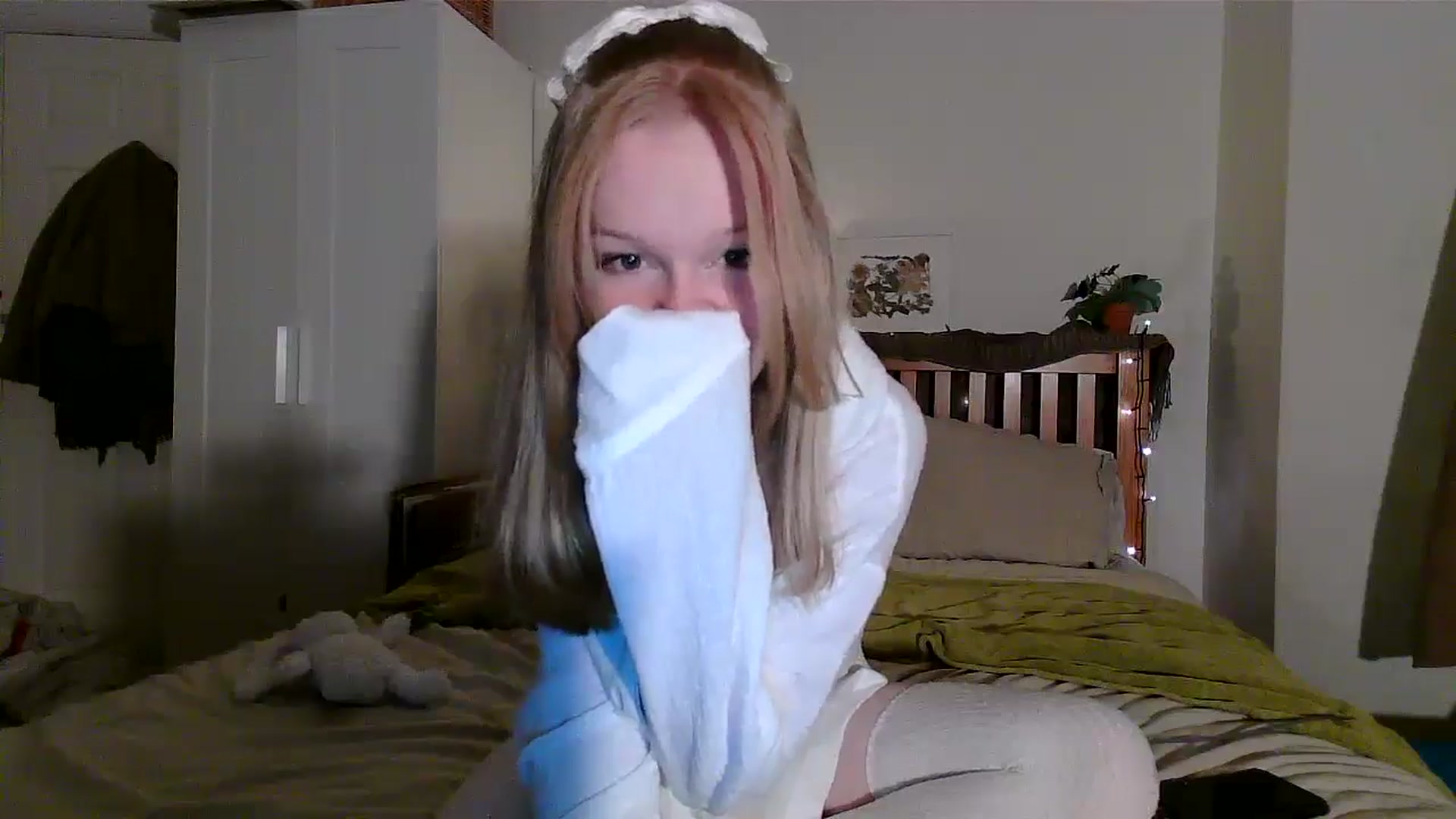 Gallery image thumbnail from Amuse_xxx's myfreecams stream on, 10/12/2024, 18:04 image 15 of 20