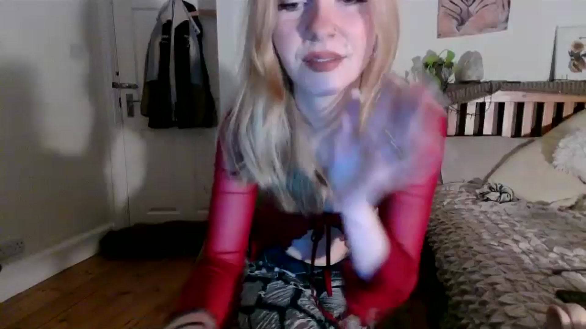 Gallery image thumbnail from Amuse_xxx's myfreecams stream on, 10/14/2024, 18:03 image 1 of 20