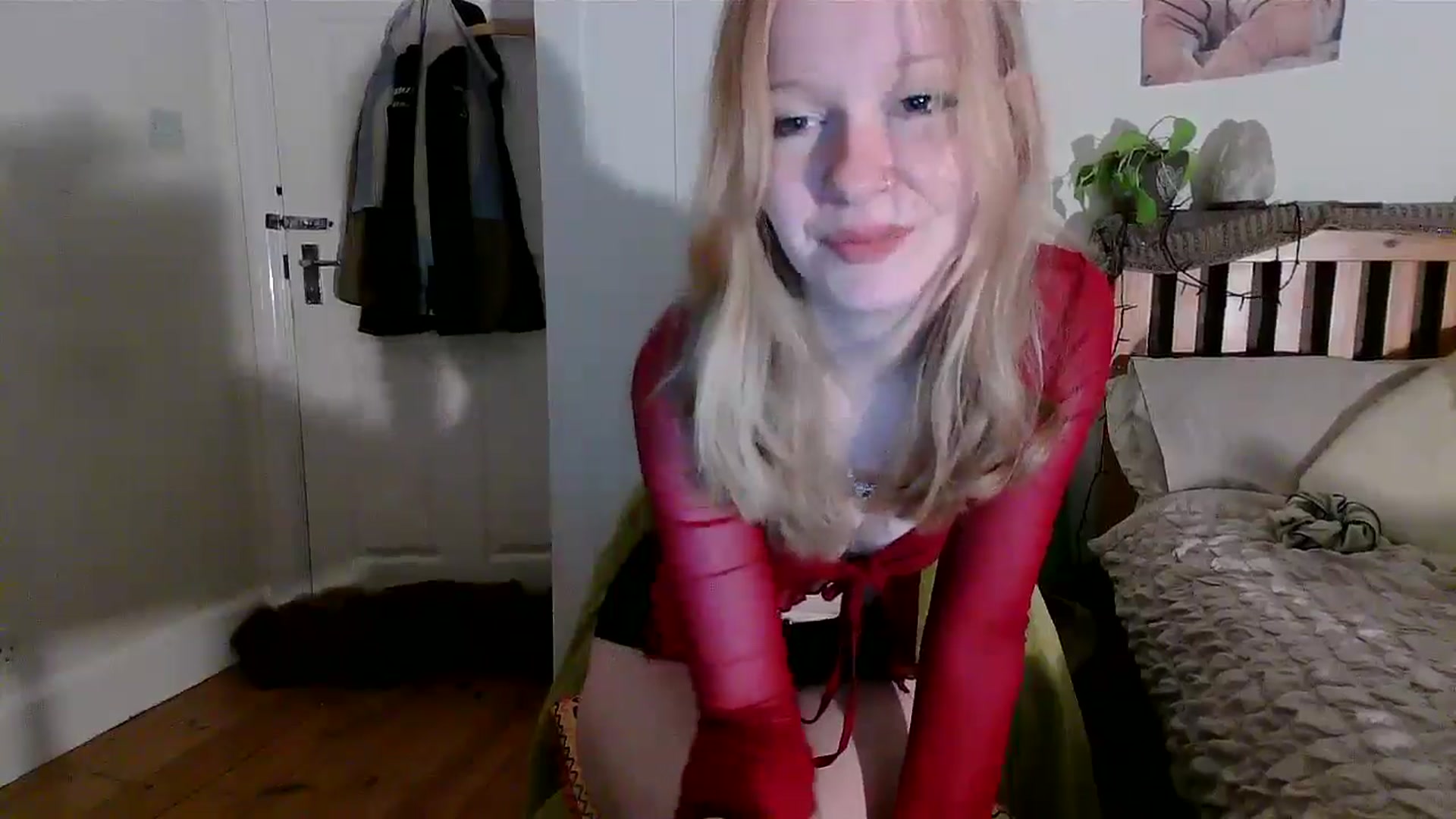 Gallery image thumbnail from Amuse_xxx's myfreecams stream on, 10/14/2024, 19:10 image 14 of 20