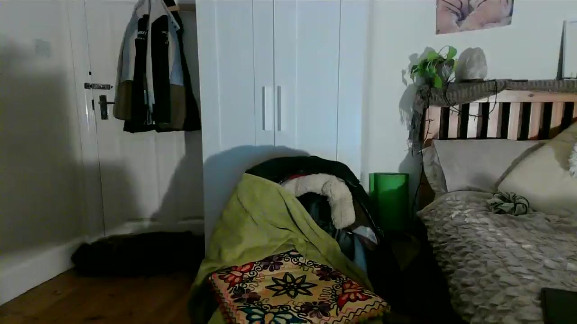 Gallery image thumbnail from Amuse_xxx's myfreecams stream on, 10/14/2024, 19:10 image 2 of 20