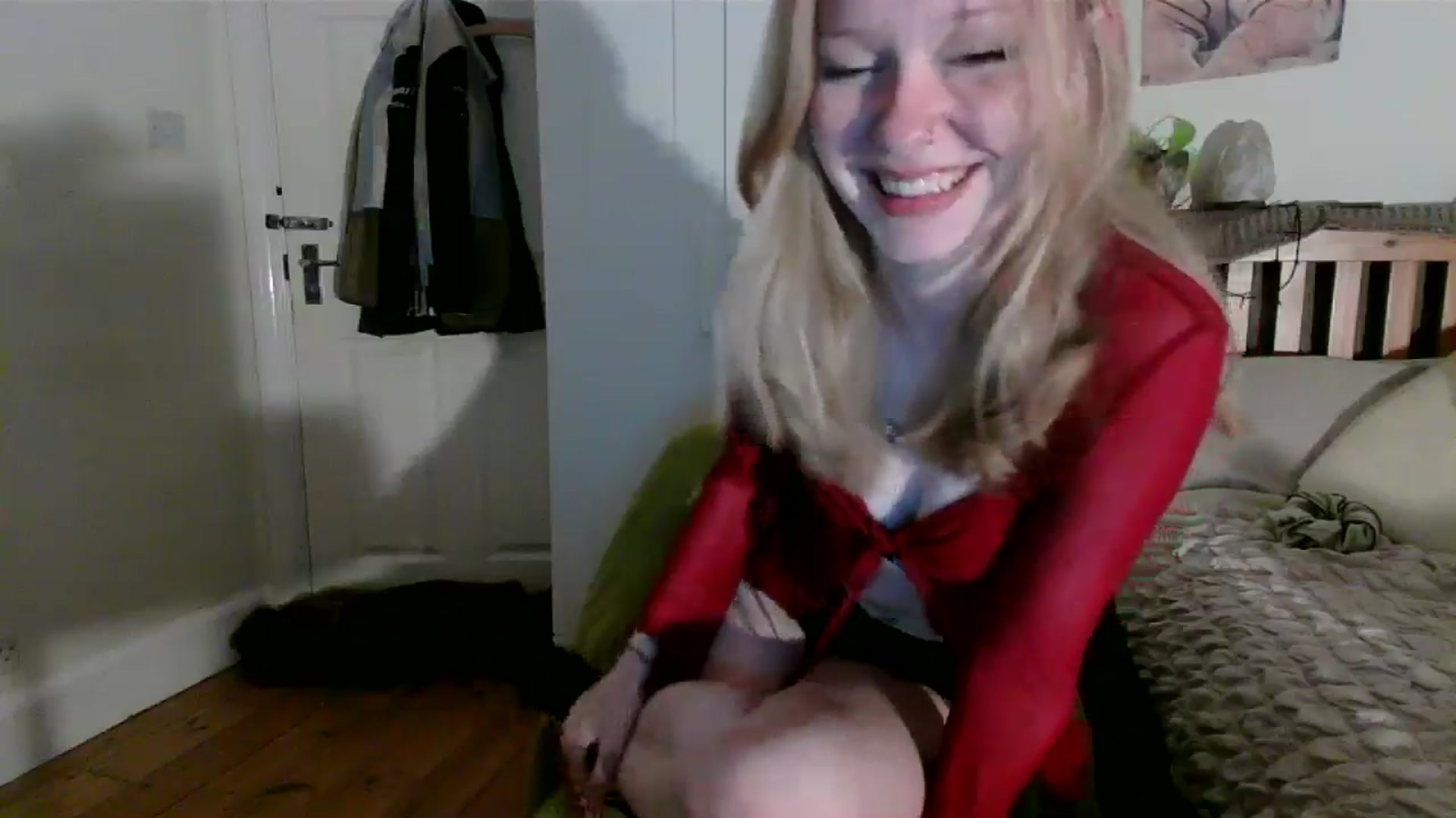Gallery image thumbnail from Amuse_xxx's myfreecams stream on, 10/14/2024, 19:10 image 12 of 20