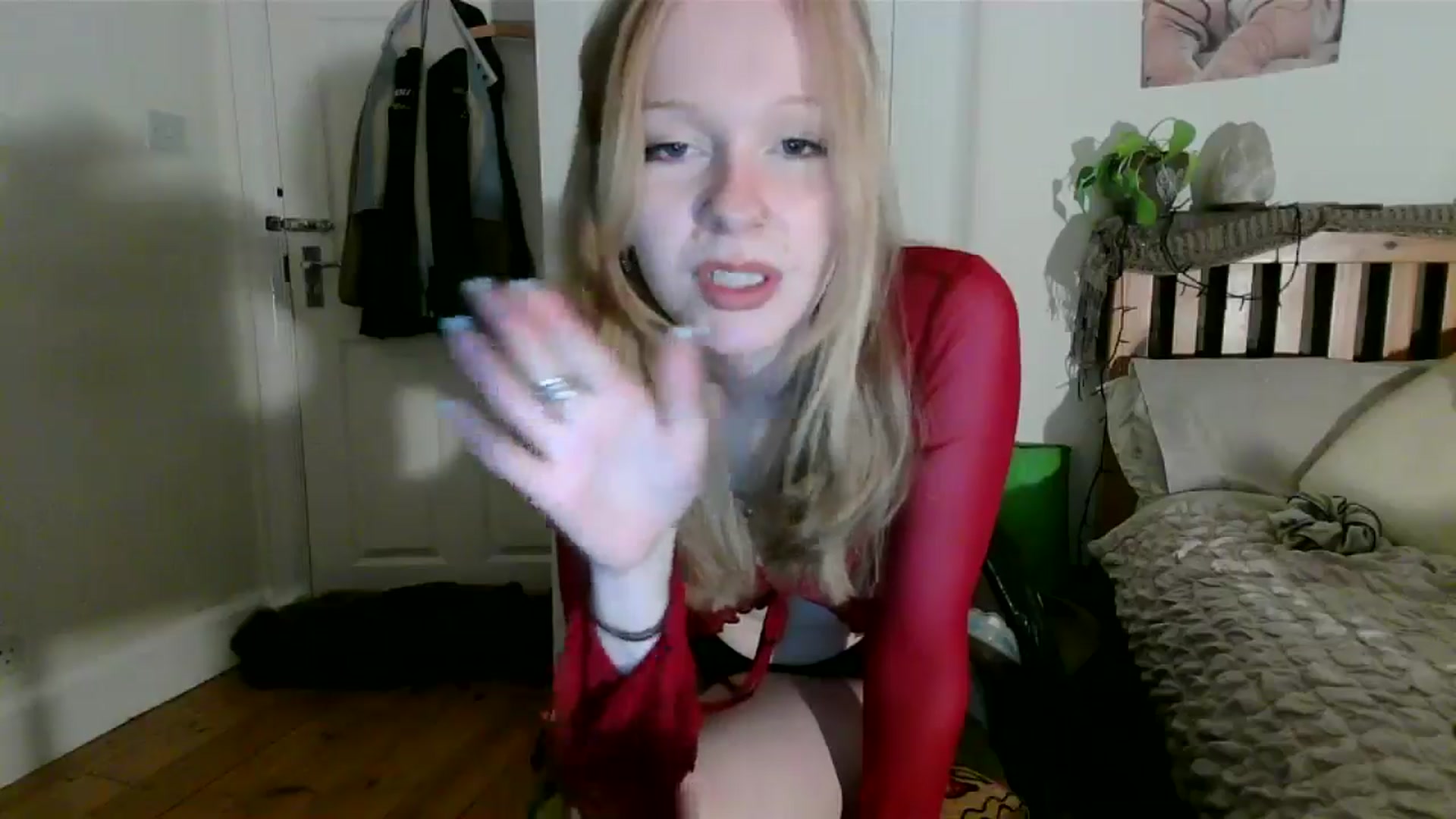 Gallery image thumbnail from Amuse_xxx's myfreecams stream on, 10/14/2024, 20:02 image 8 of 20