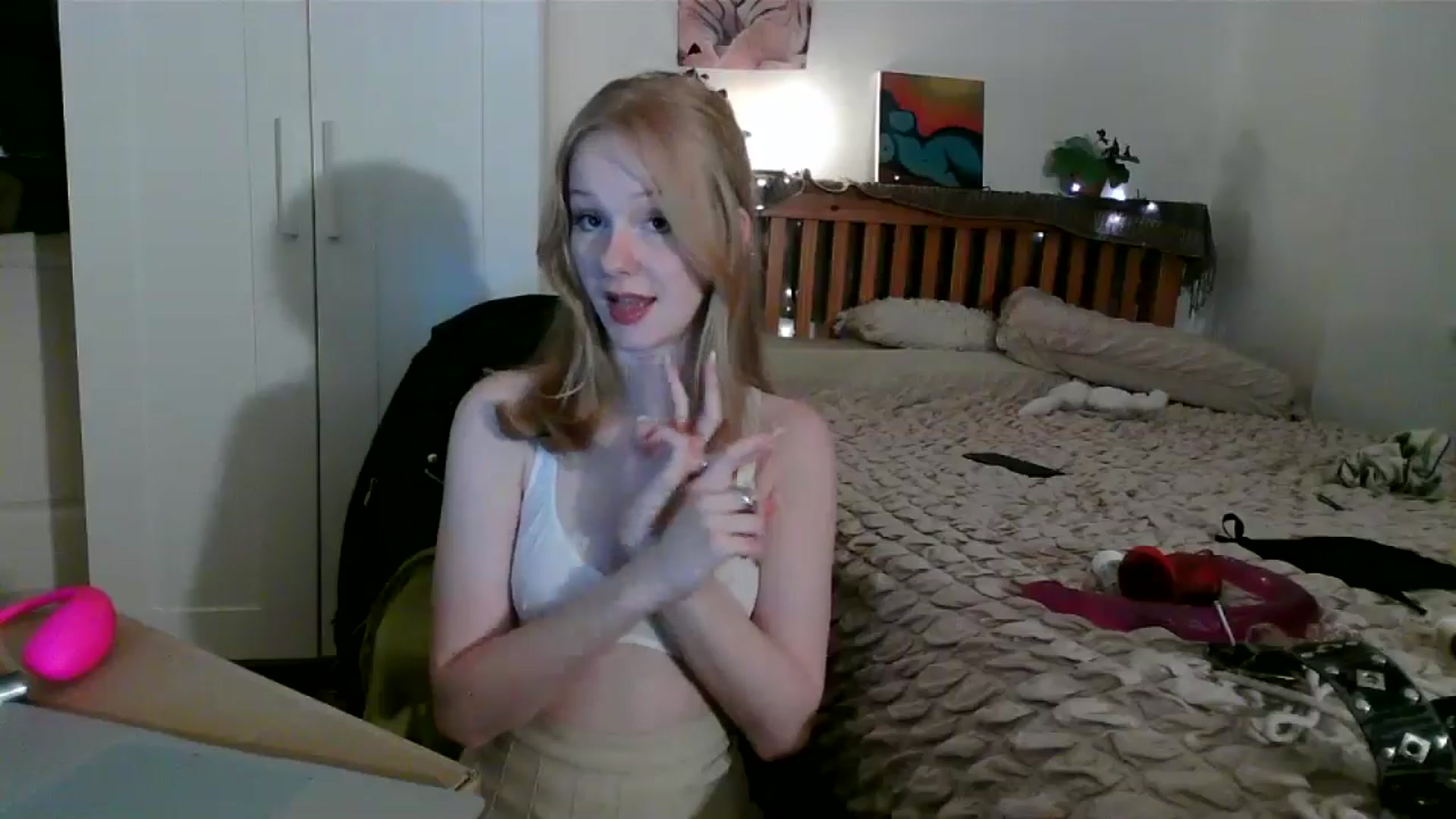 Gallery image thumbnail from Amuse_xxx's myfreecams stream on, 10/18/2024, 21:59 image 9 of 20