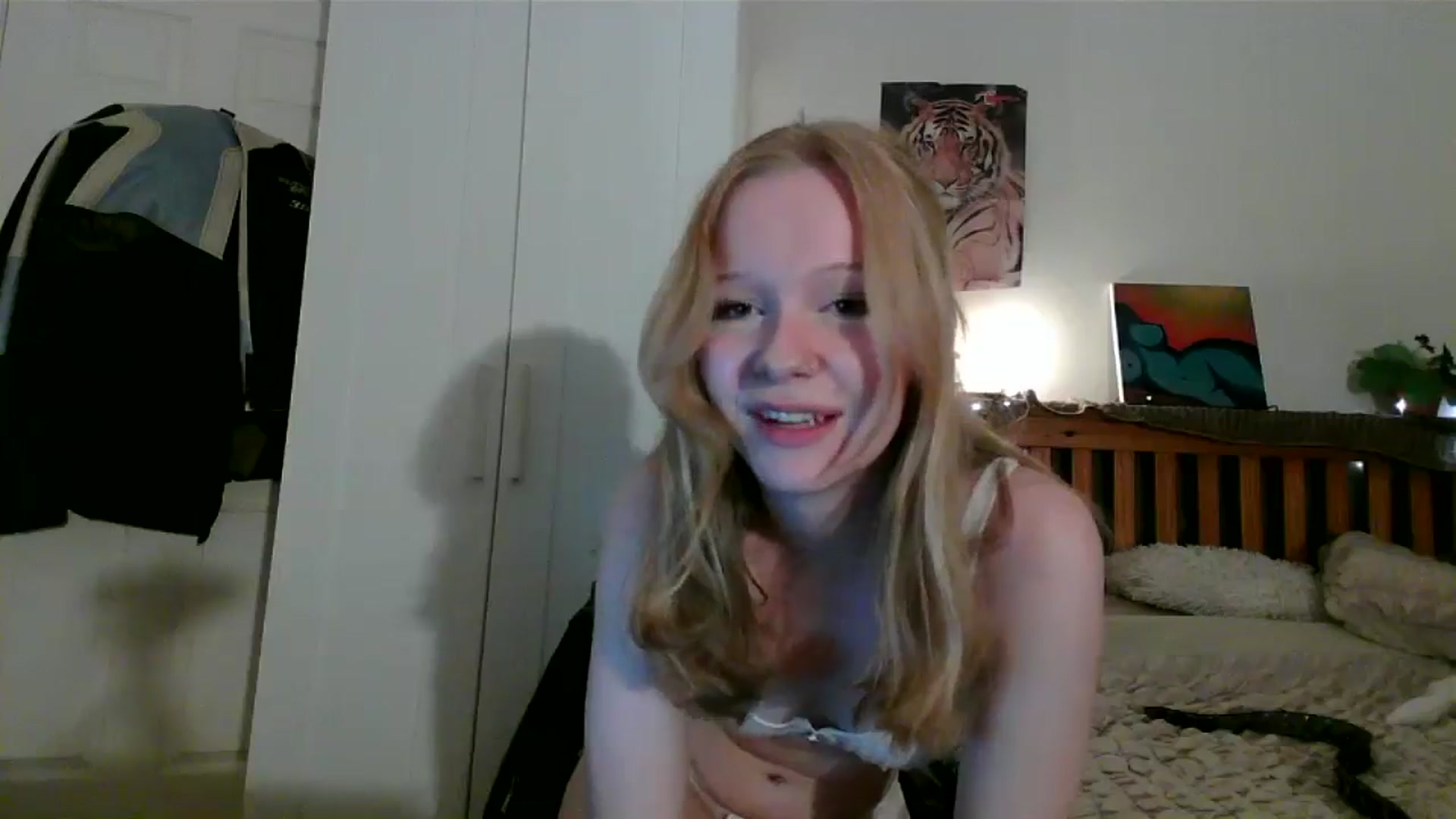 Gallery image thumbnail from Amuse_xxx's myfreecams stream on, 10/18/2024, 21:59 image 20 of 20