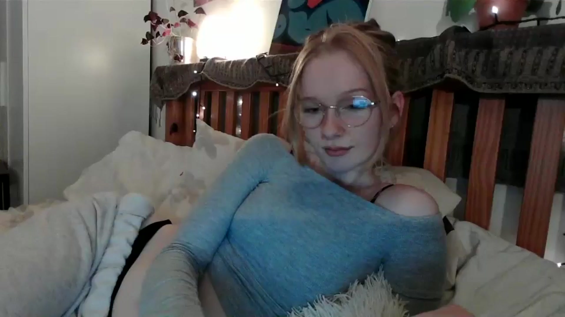 Gallery image thumbnail from Amuse_xxx's myfreecams stream on, 10/22/2024, 18:25 image 5 of 20