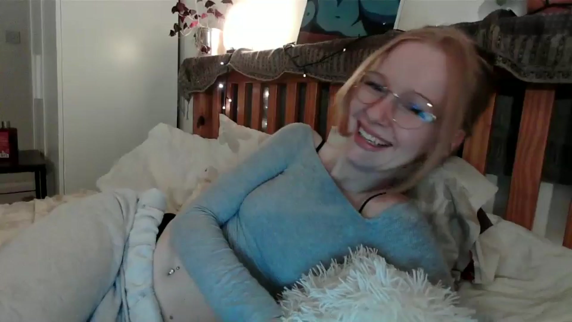 Gallery image thumbnail from Amuse_xxx's myfreecams stream on, 10/22/2024, 18:25 image 13 of 20
