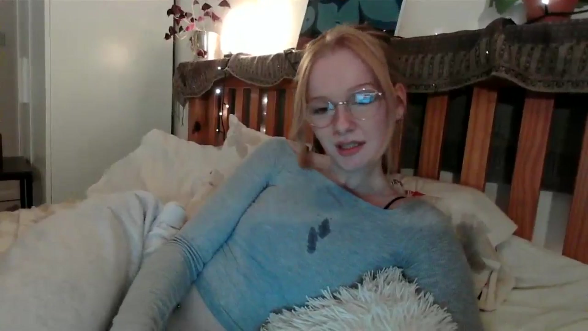Gallery image thumbnail from Amuse_xxx's myfreecams stream on, 10/22/2024, 18:25 image 18 of 20