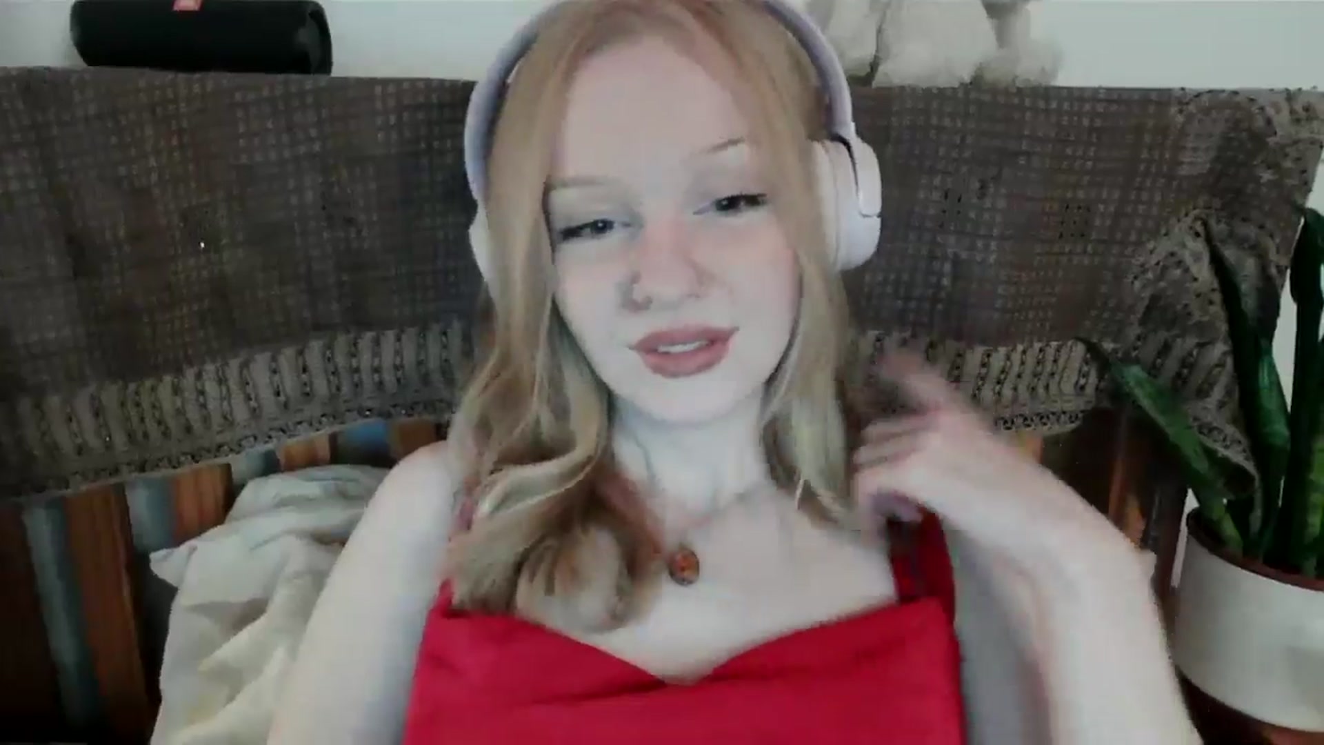 Gallery image thumbnail from Amuse_xxx's myfreecams stream on, 11/09/2024, 21:16 image 8 of 20