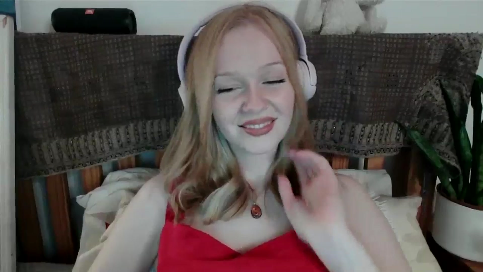 Gallery image thumbnail from Amuse_xxx's myfreecams stream on, 11/09/2024, 21:16 image 14 of 20