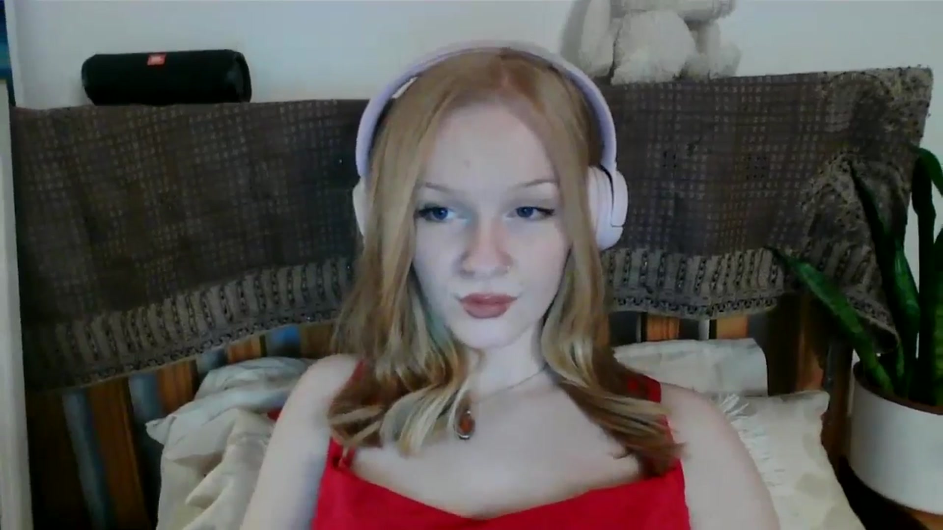 Gallery image thumbnail from Amuse_xxx's myfreecams stream on, 11/09/2024, 21:16 image 16 of 20
