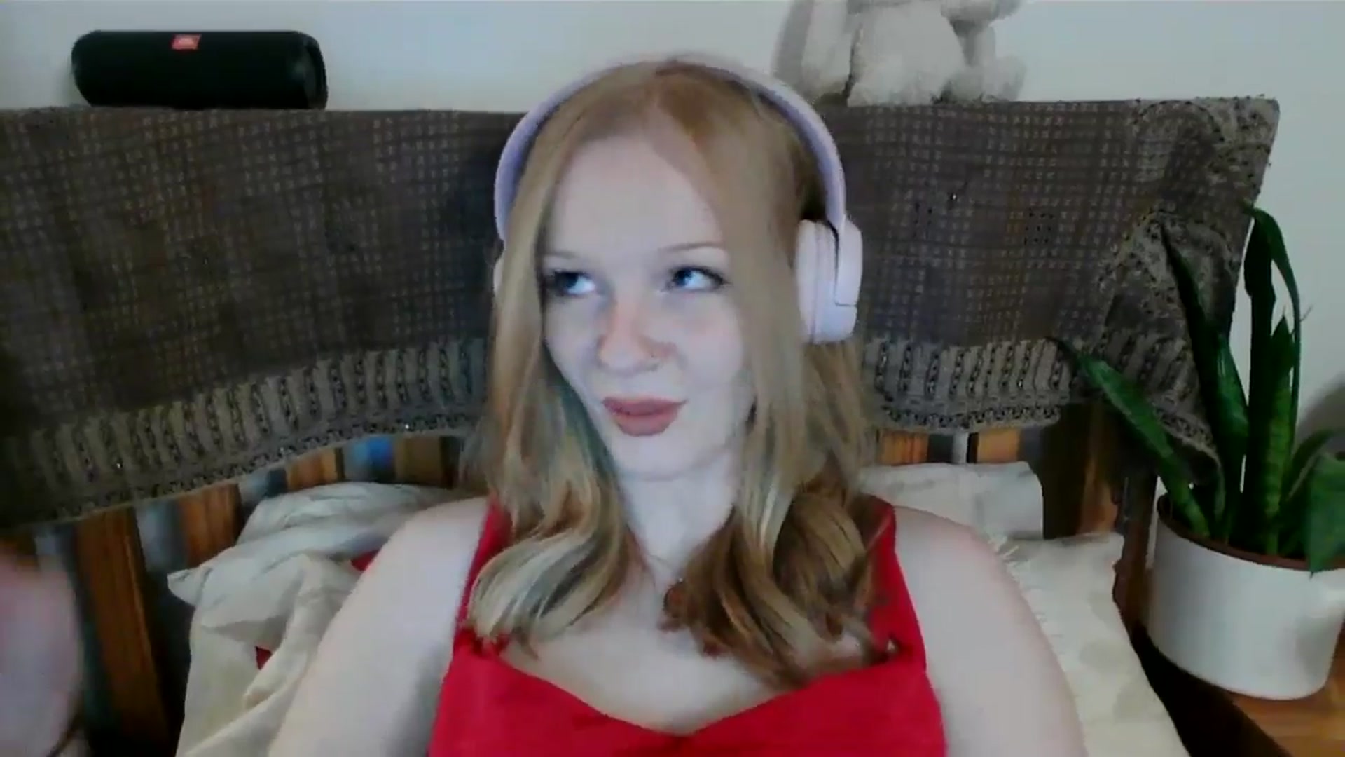 Gallery image thumbnail from Amuse_xxx's myfreecams stream on, 11/09/2024, 21:16 image 17 of 20
