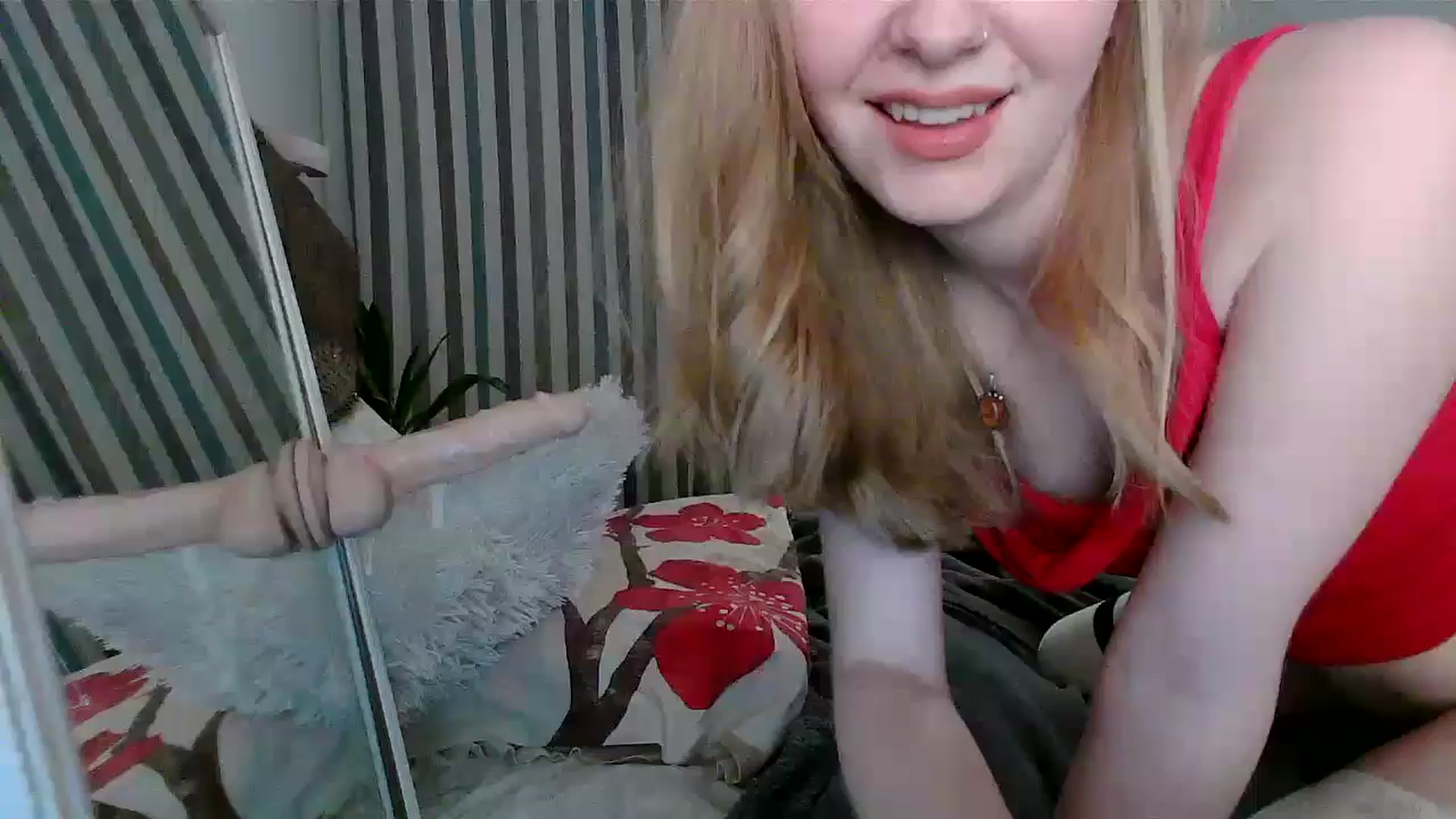 Gallery image thumbnail from Amuse_xxx's myfreecams stream on, 11/10/2024, 24:02 image 1 of 20