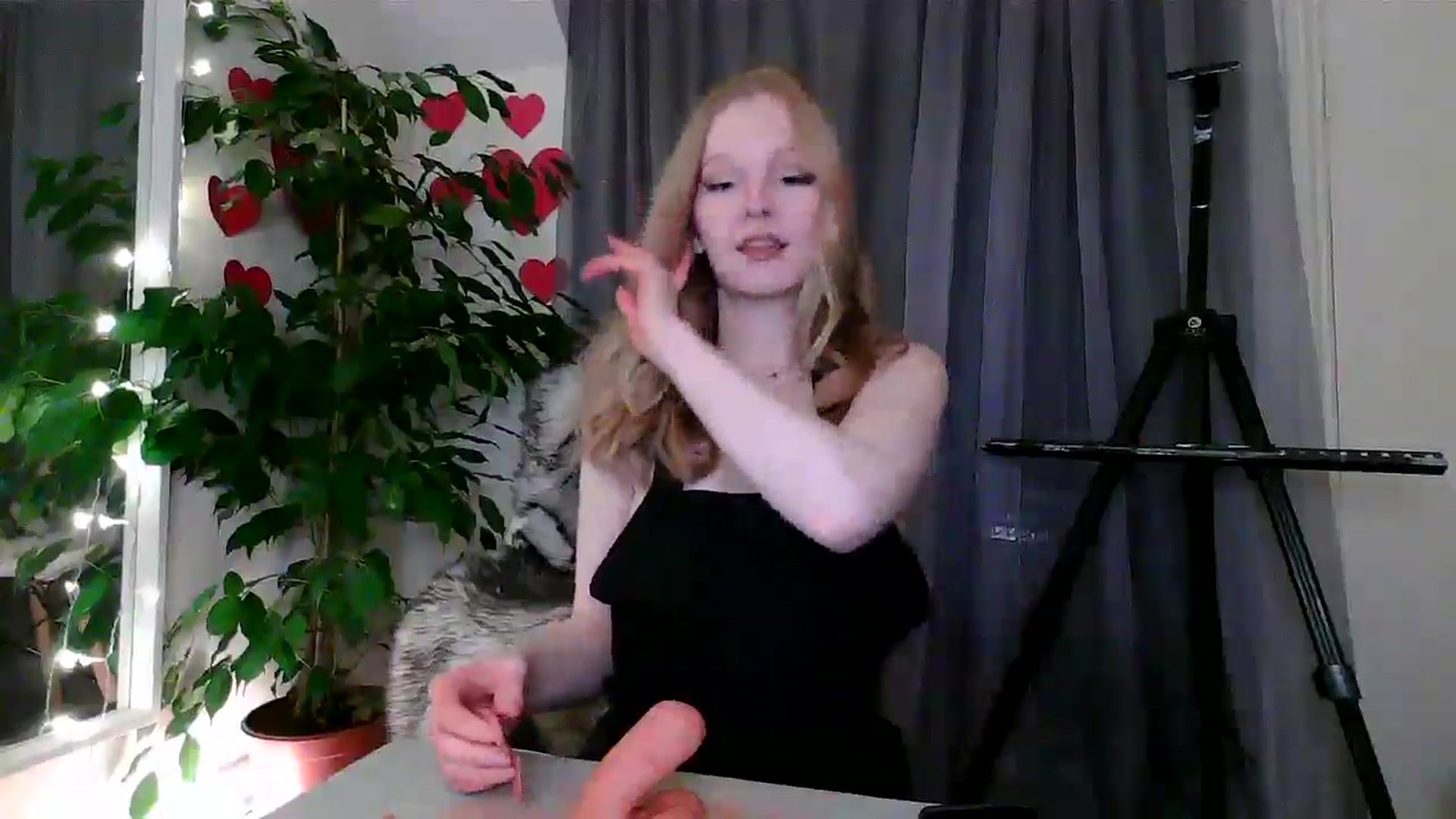 Gallery image thumbnail from Amuse_xxx's myfreecams stream on, 02/25/2025, 22:05 image 9 of 20