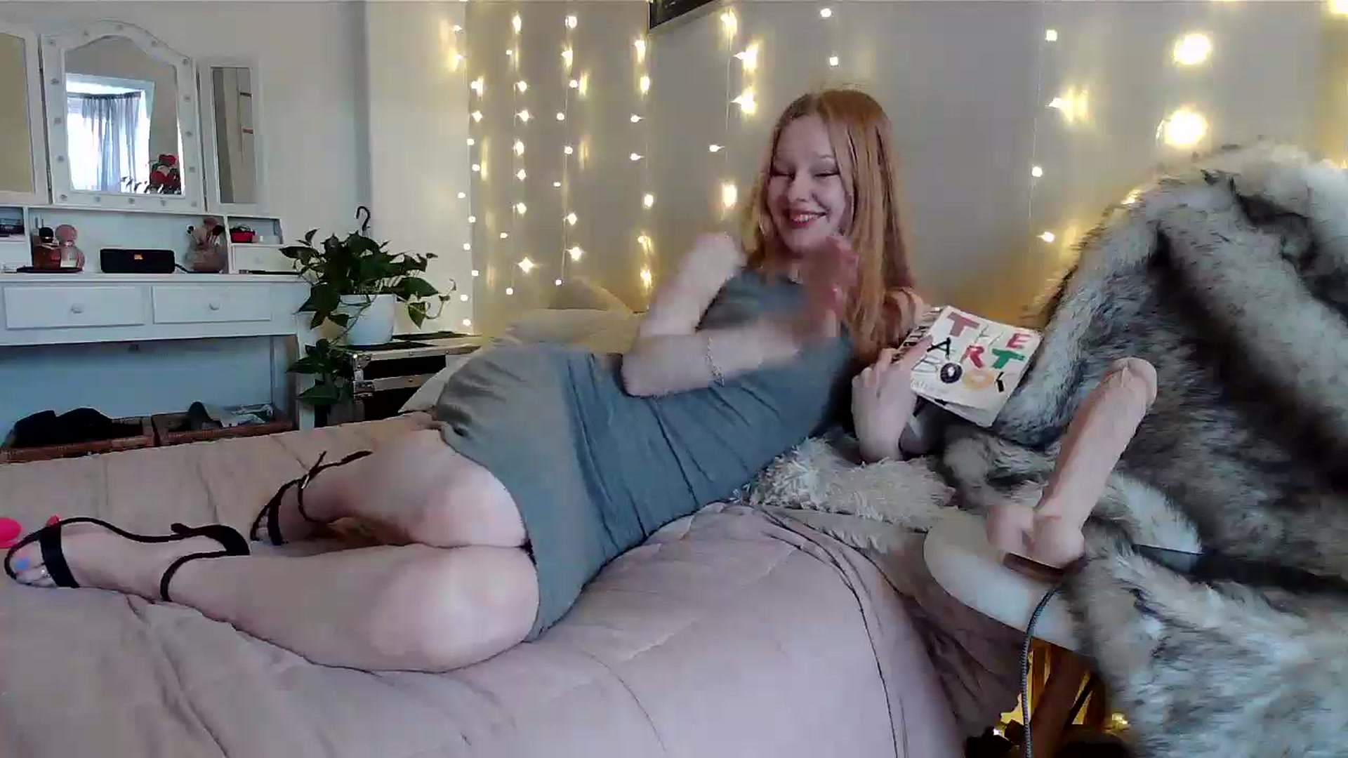 Gallery image thumbnail from Amuse_xxx's myfreecams stream on, 03/11/2025, 15:48 image 12 of 20