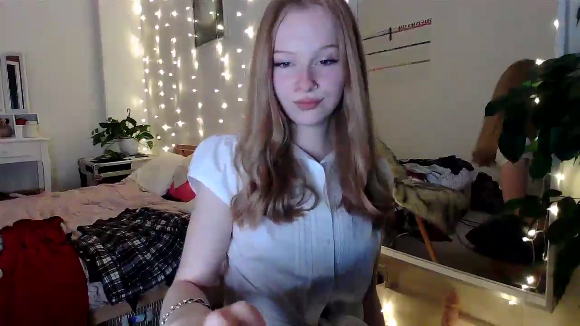 Gallery image thumbnail from Amuse_xxx's myfreecams stream on, 03/13/2025, 21:33 image 10 of 20