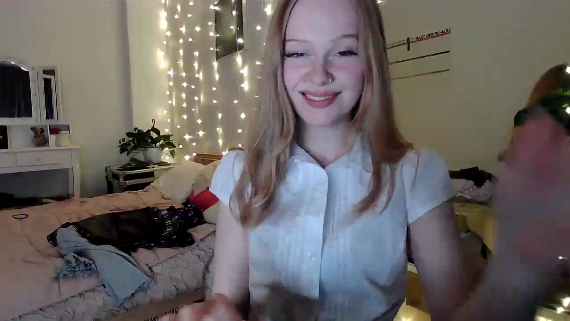 Gallery image thumbnail from Amuse_xxx's myfreecams stream on, 03/13/2025, 21:33 image 20 of 20