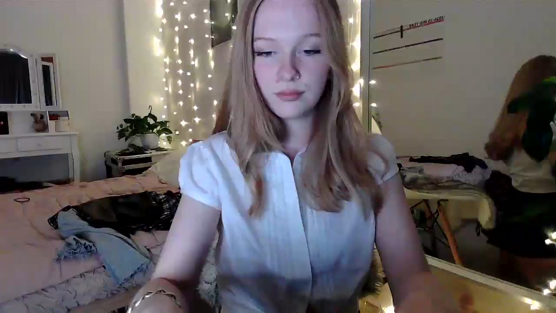 Gallery image thumbnail from Amuse_xxx's myfreecams stream on, 03/13/2025, 21:33 image 19 of 20