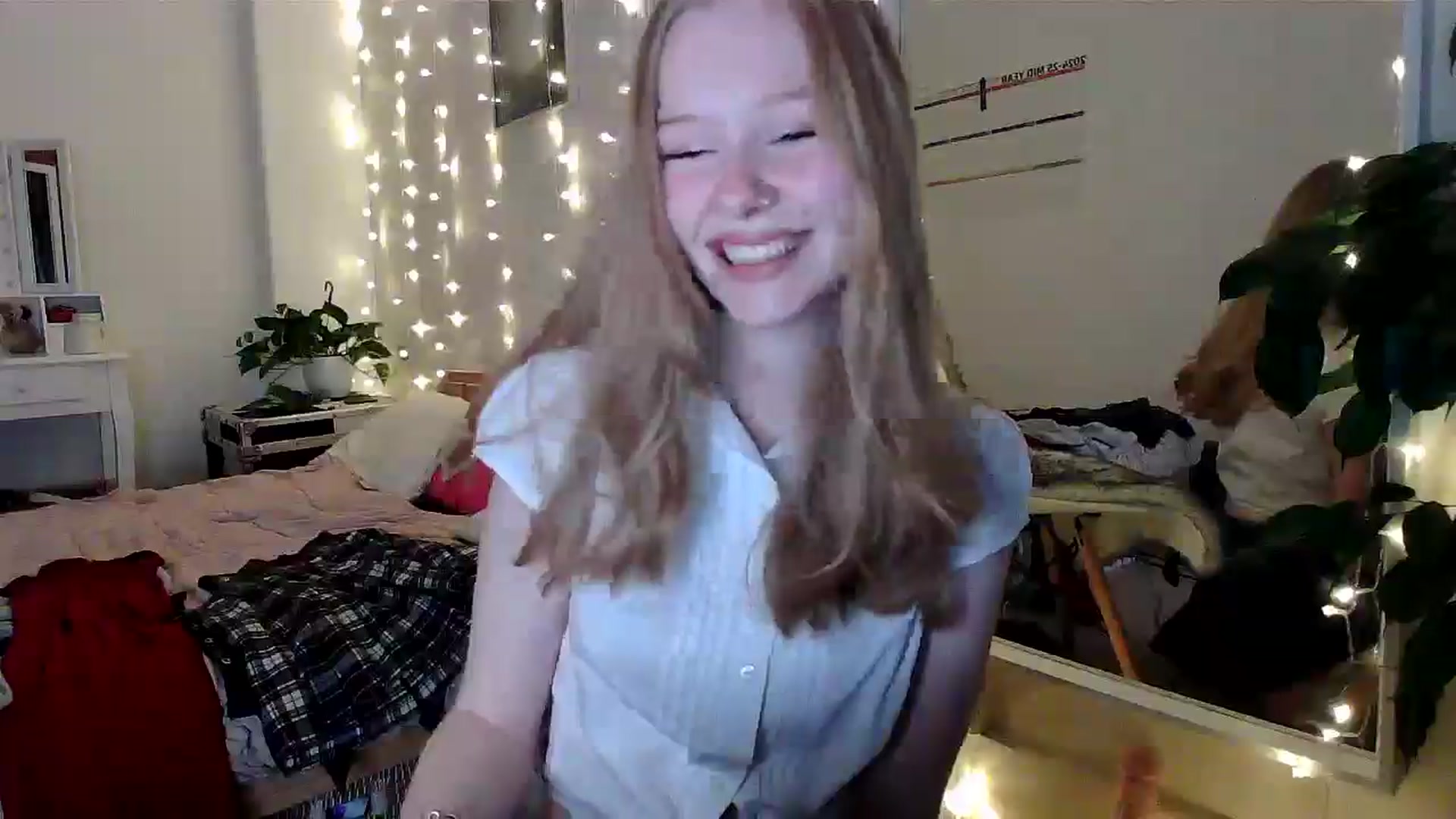 Gallery image thumbnail from Amuse_xxx's myfreecams stream on, 03/13/2025, 21:33 image 13 of 20
