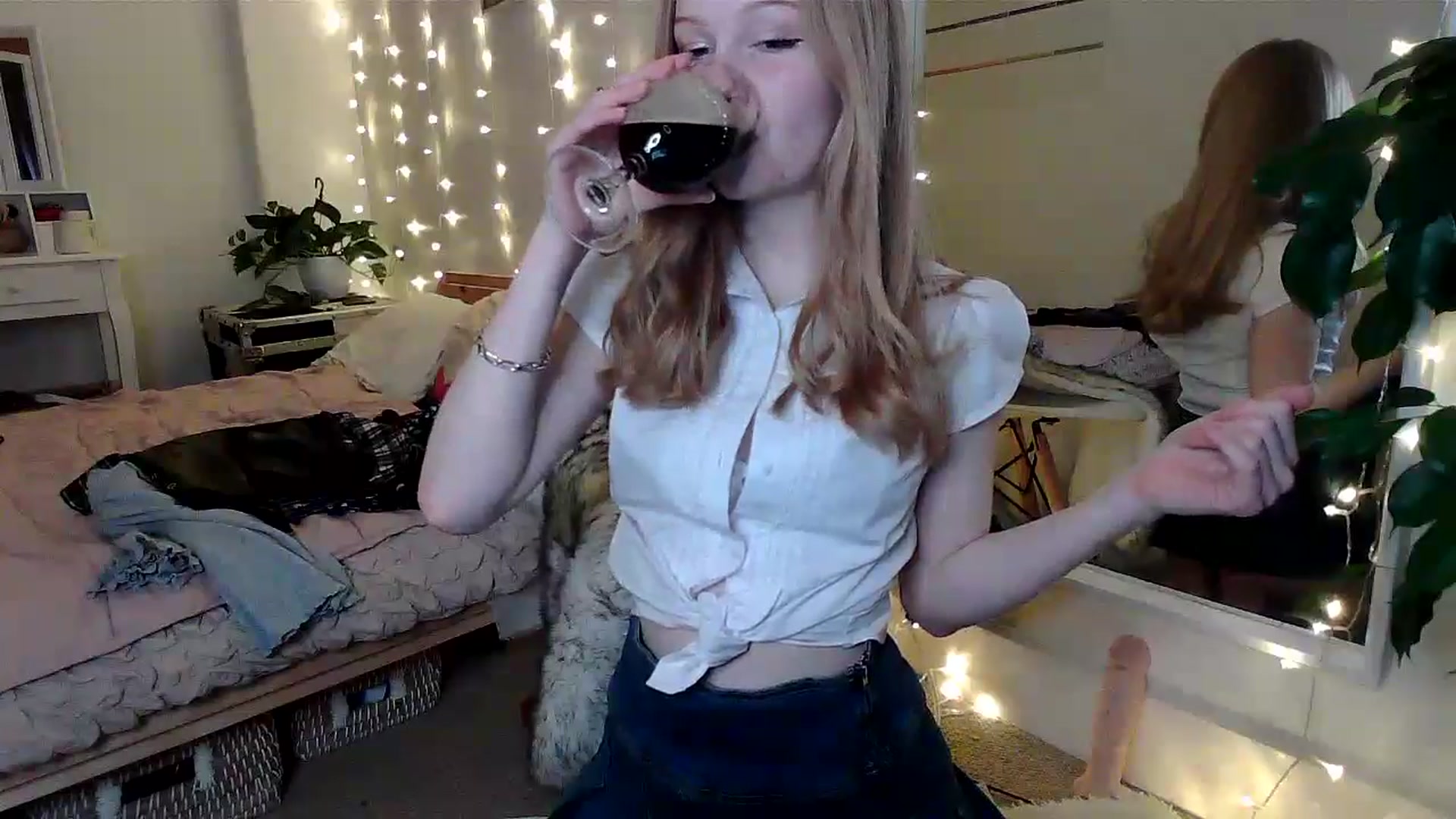 Gallery image thumbnail from Amuse_xxx's myfreecams stream on, 03/13/2025, 22:38 image 6 of 20