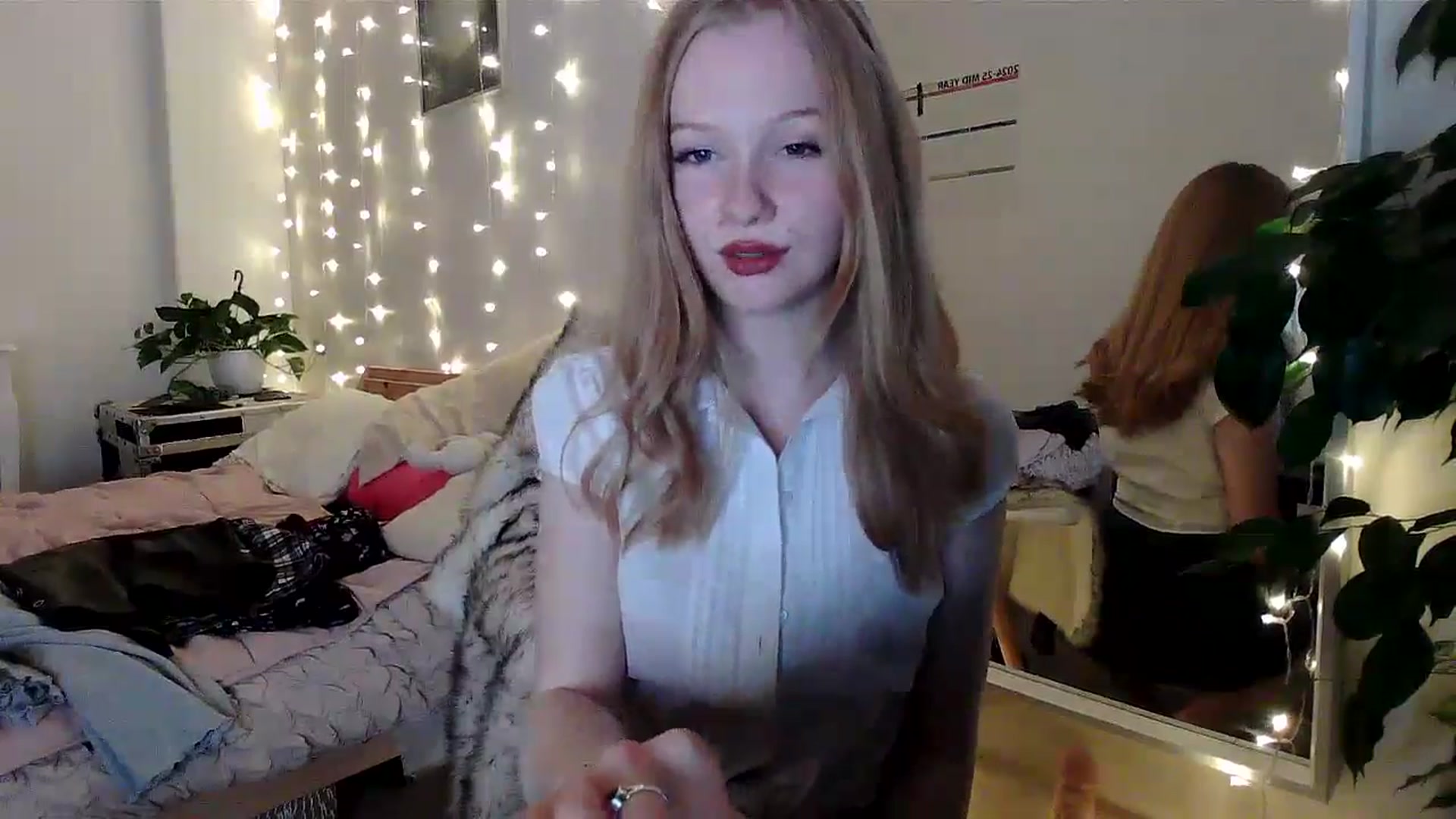 Gallery image thumbnail from Amuse_xxx's myfreecams stream on, 03/13/2025, 22:38 image 5 of 20