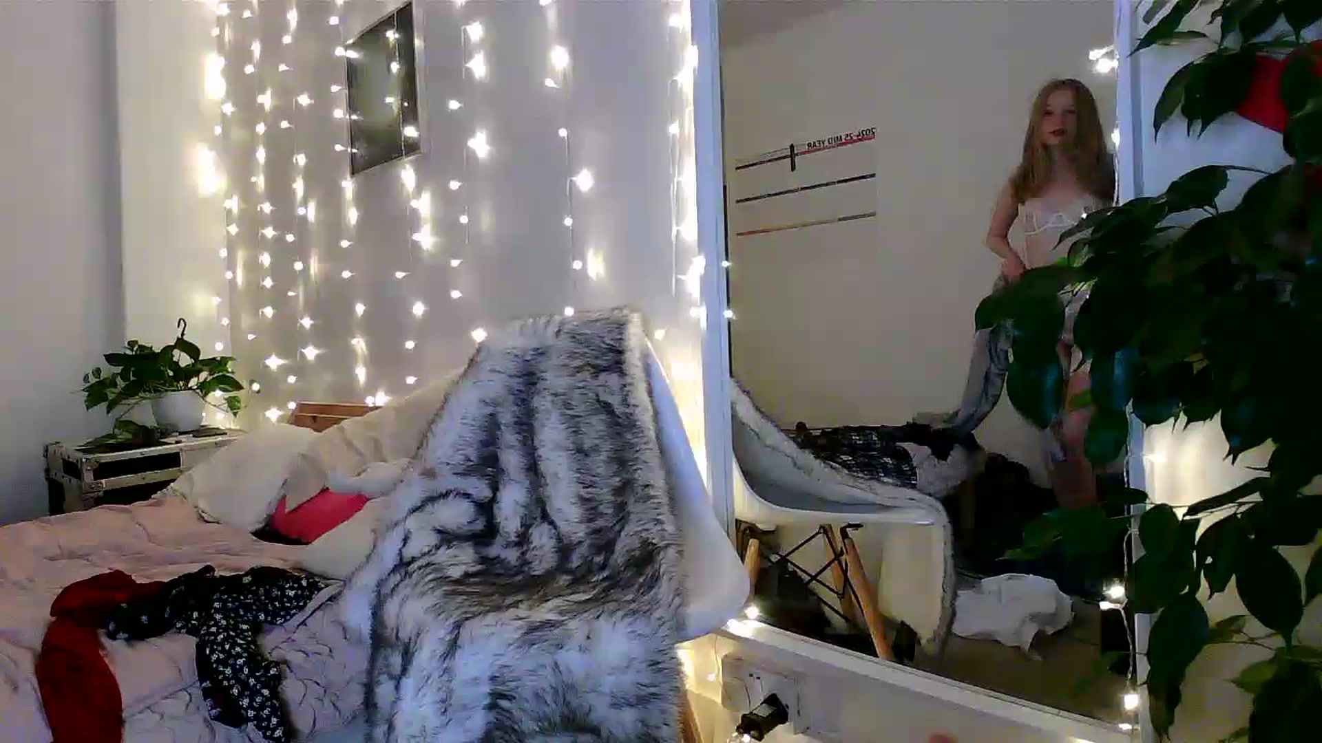 Gallery image thumbnail from Amuse_xxx's myfreecams stream on, 03/13/2025, 22:38 image 8 of 20