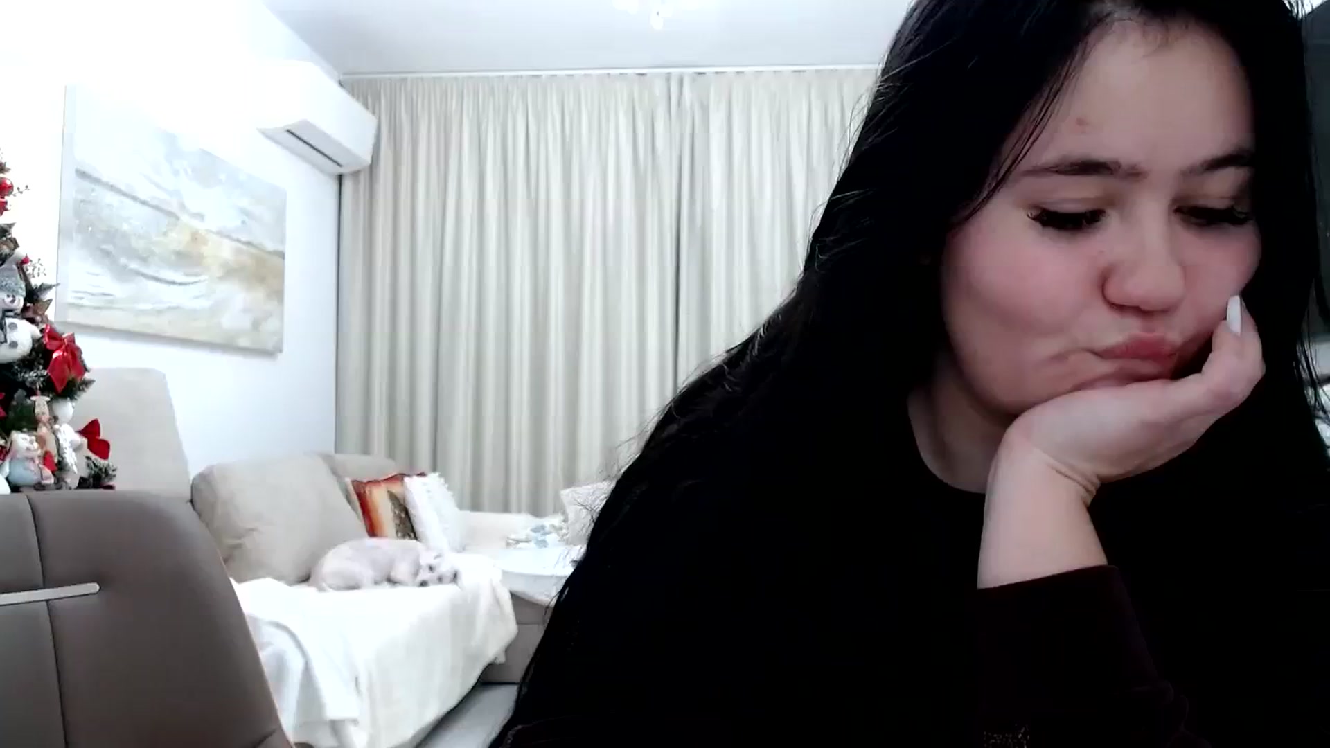 Gallery image thumbnail from AmyAmelia999's myfreecams stream on, 12/24/2023, 21:06 image 1 of 20