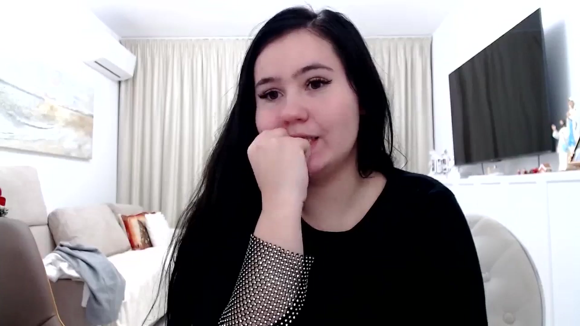 Gallery image thumbnail from AmyAmelia999's myfreecams stream on, 12/25/2023, 16:57 image 5 of 20