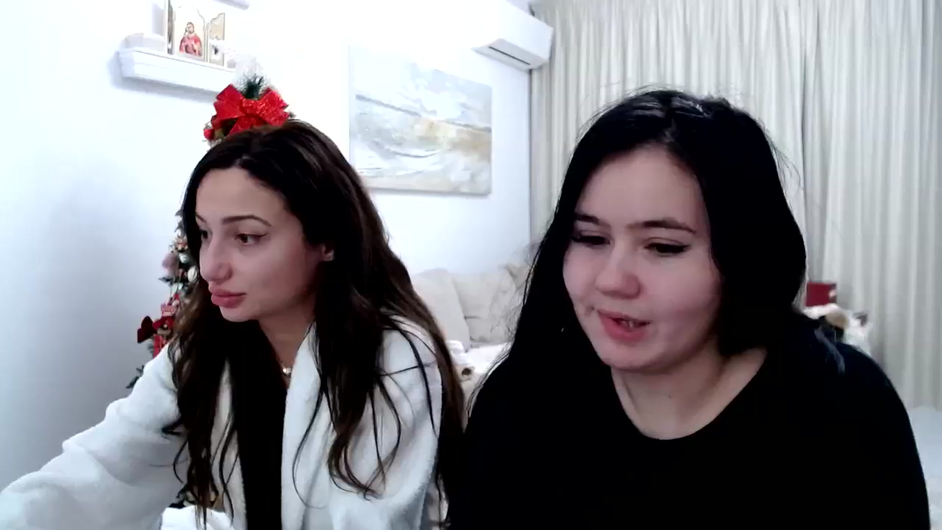Gallery image thumbnail from AmyAmelia999's myfreecams stream on, 12/25/2023, 22:45 image 2 of 20