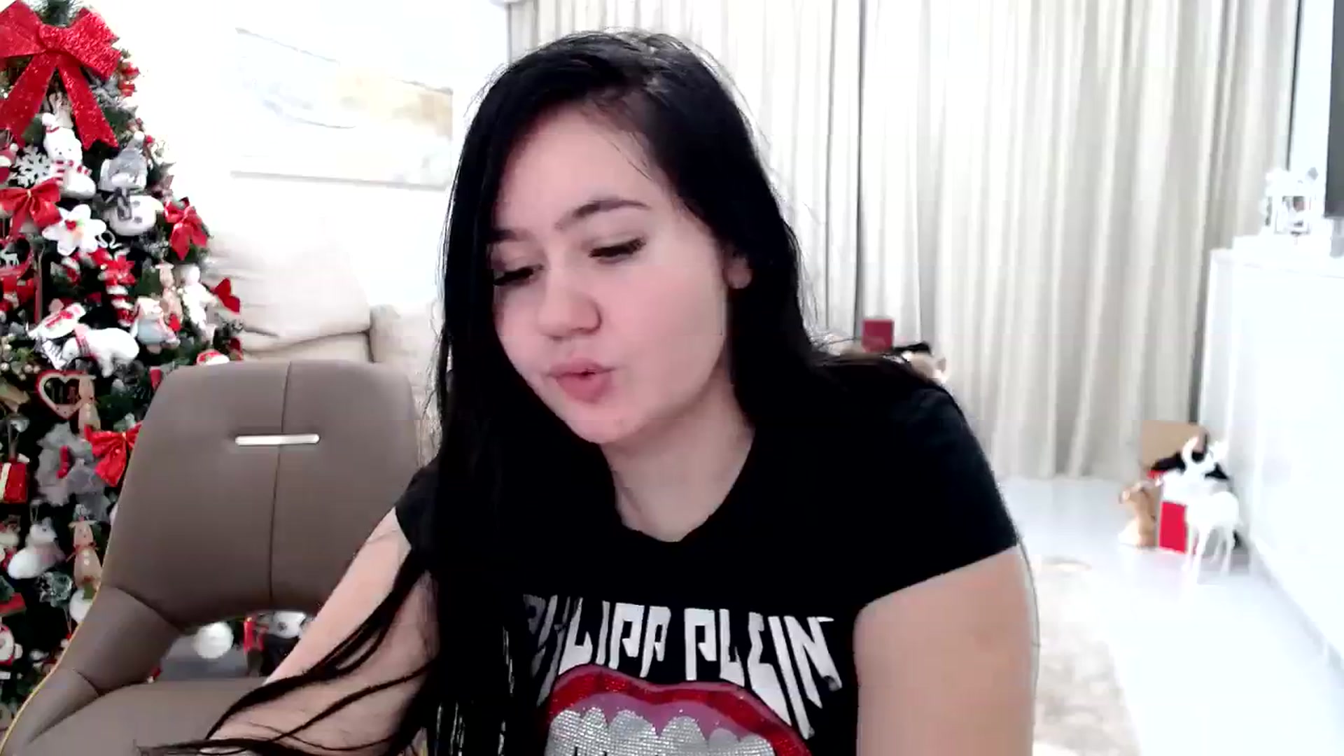 Gallery image thumbnail from AmyAmelia999's myfreecams stream on, 12/26/2023, 15:44 image 11 of 20