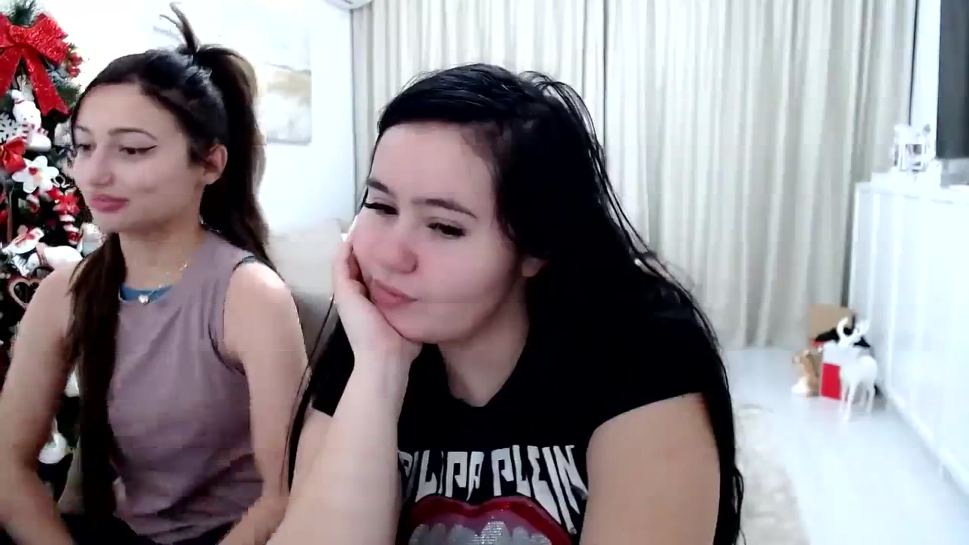 Gallery image thumbnail from AmyAmelia999's myfreecams stream on, 12/26/2023, 15:44 image 4 of 20
