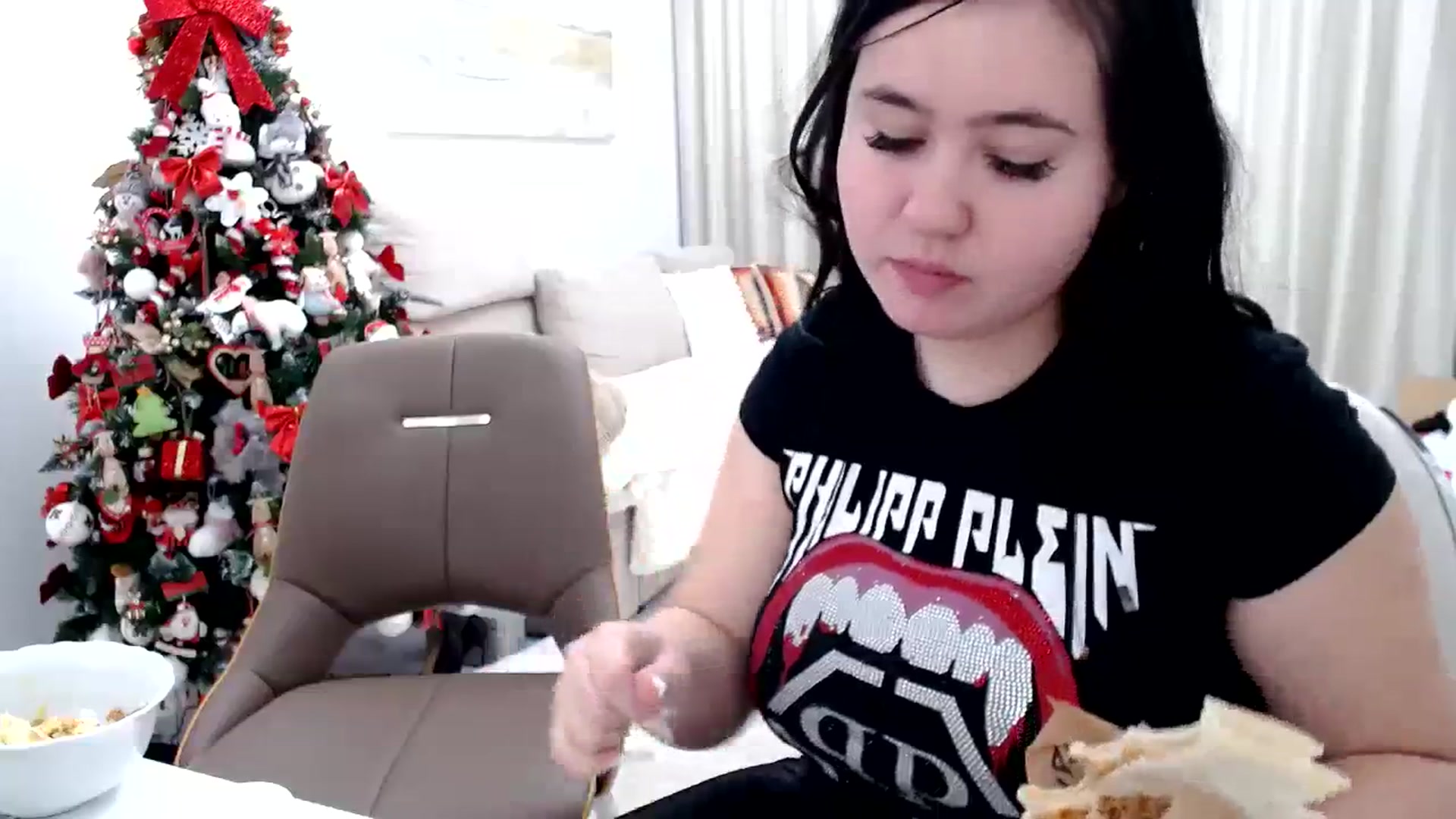Gallery image thumbnail from AmyAmelia999's myfreecams stream on, 12/26/2023, 18:04 image 2 of 20