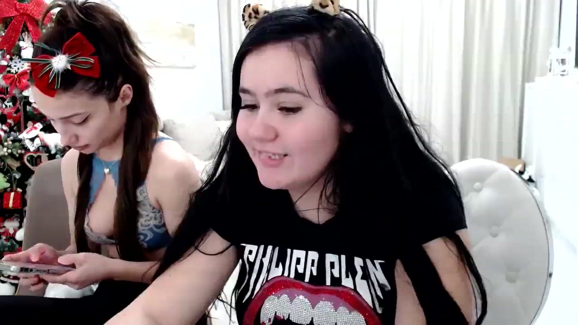Gallery image thumbnail from AmyAmelia999's myfreecams stream on, 12/26/2023, 18:04 image 14 of 20
