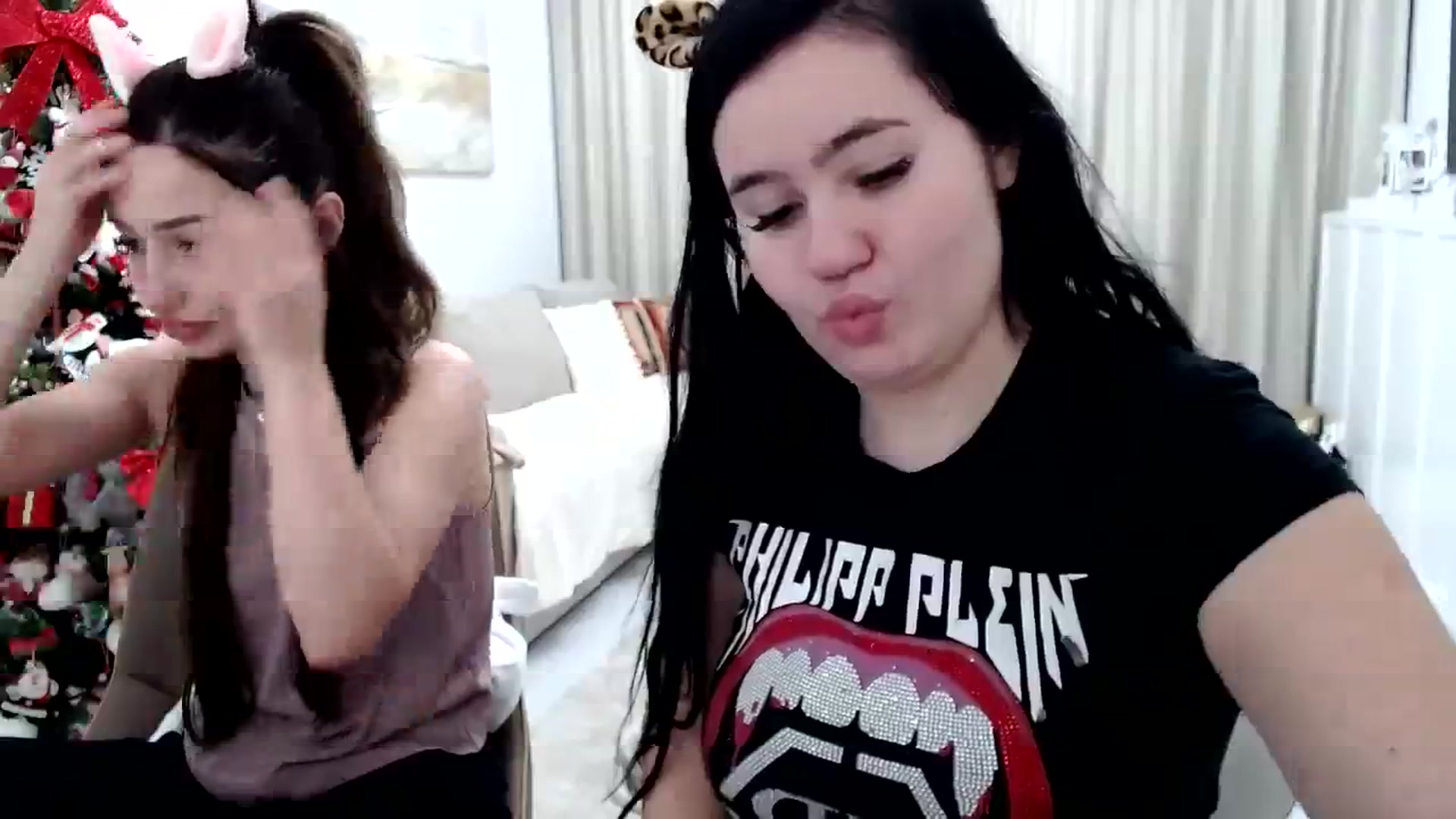 Gallery image thumbnail from AmyAmelia999's myfreecams stream on, 12/26/2023, 18:04 image 7 of 20