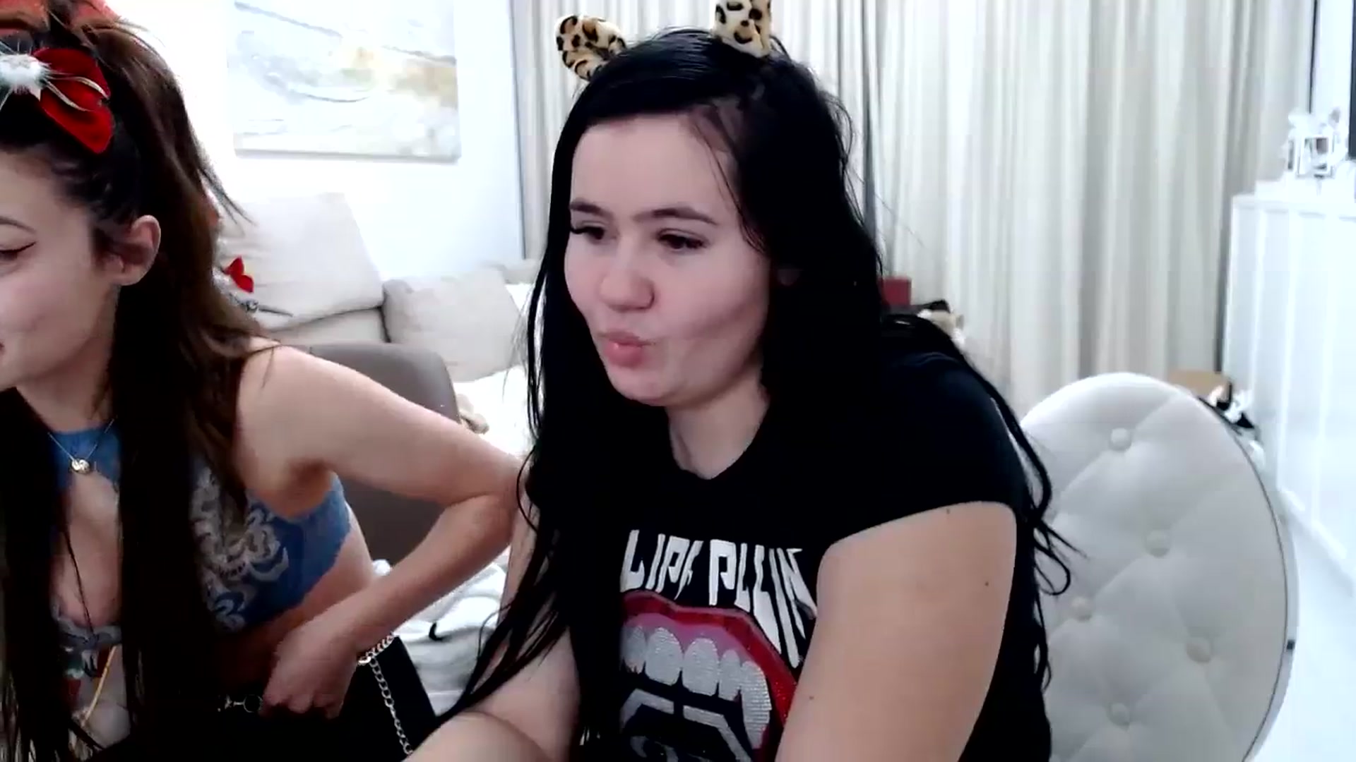 Gallery image thumbnail from AmyAmelia999's myfreecams stream on, 12/26/2023, 18:04 image 12 of 20