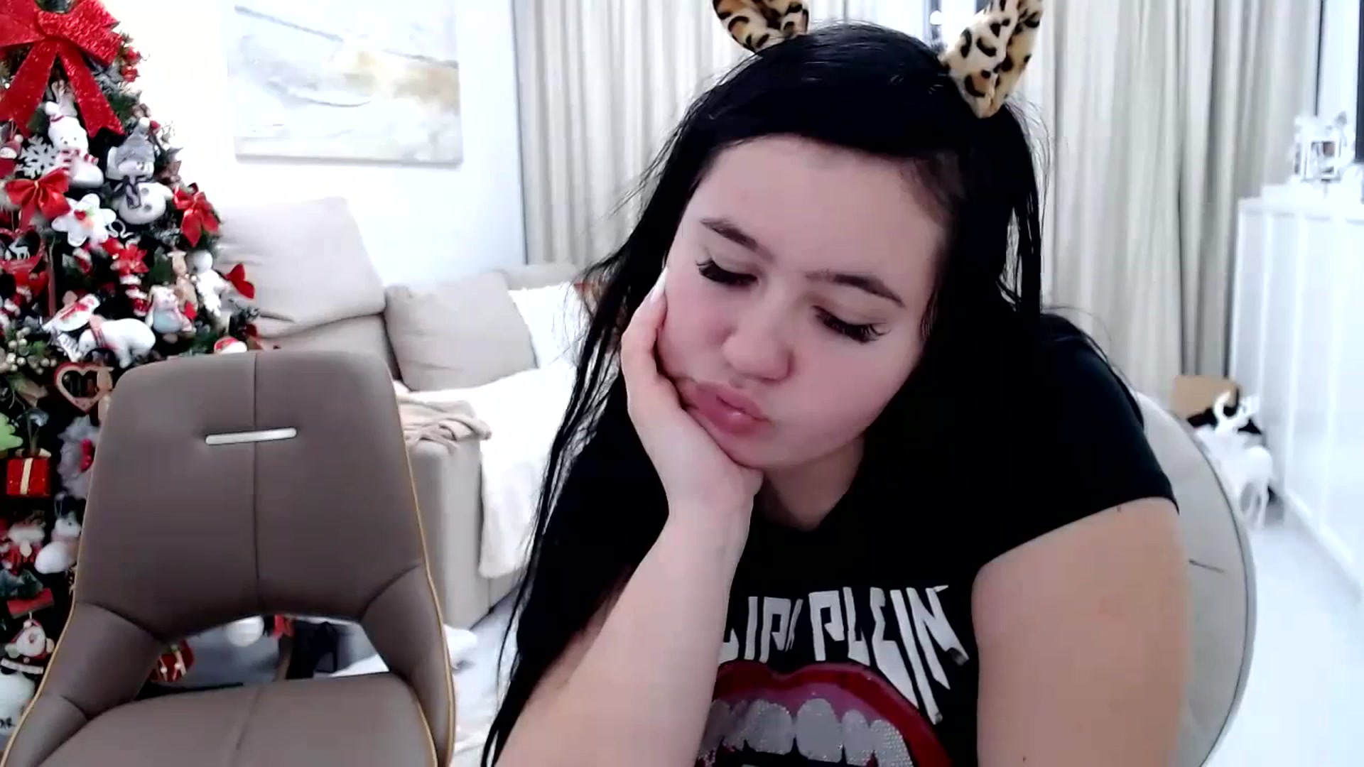 Gallery image thumbnail from AmyAmelia999's myfreecams stream on, 12/26/2023, 18:04 image 5 of 20