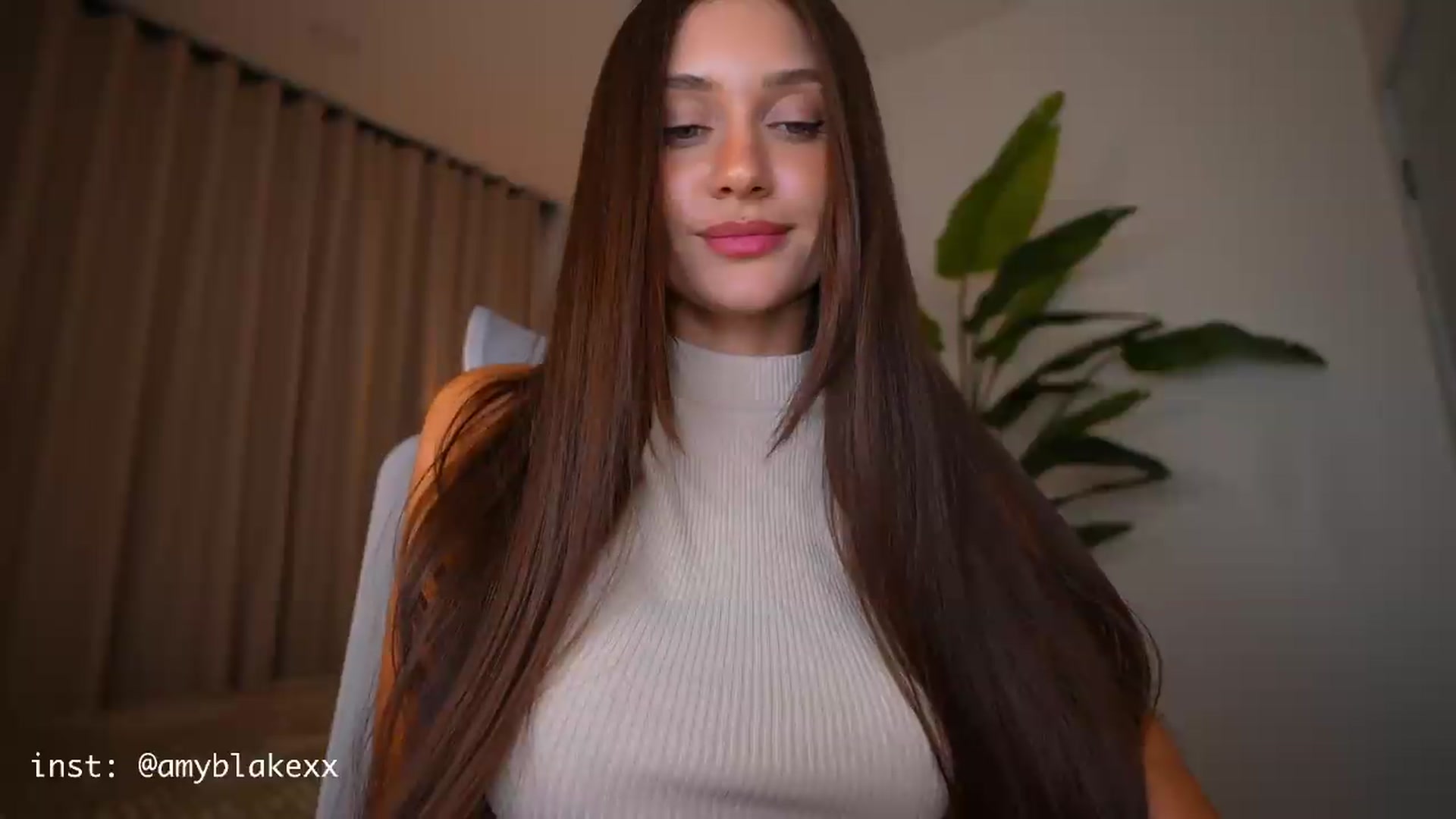 Gallery image thumbnail from AmyAngel's myfreecams stream on, 08/14/2026, 16:00 image 12 of 20