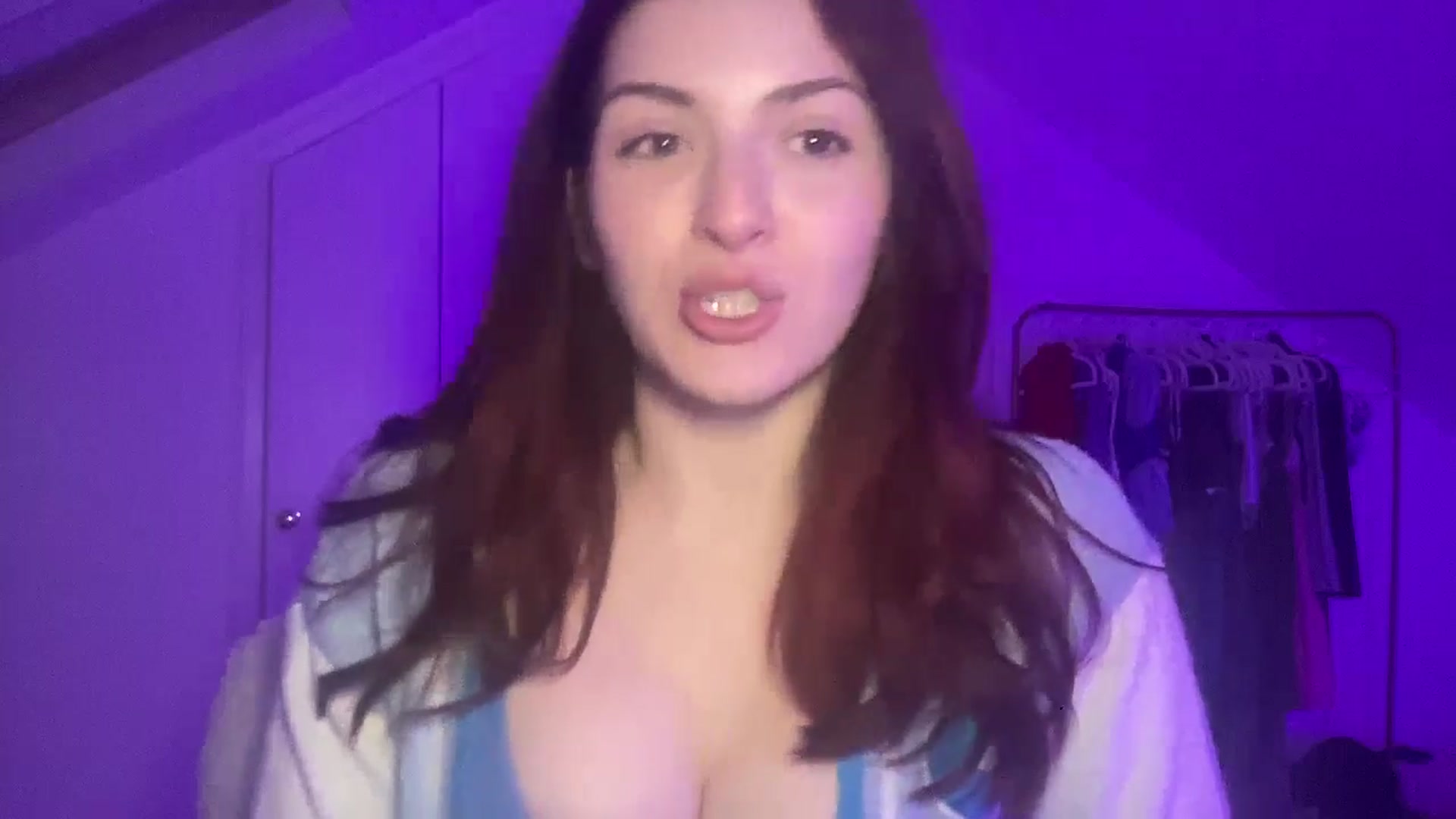 Gallery image thumbnail from AmyAugust's myfreecams stream on, 02/26/2025, 17:21 image 5 of 20